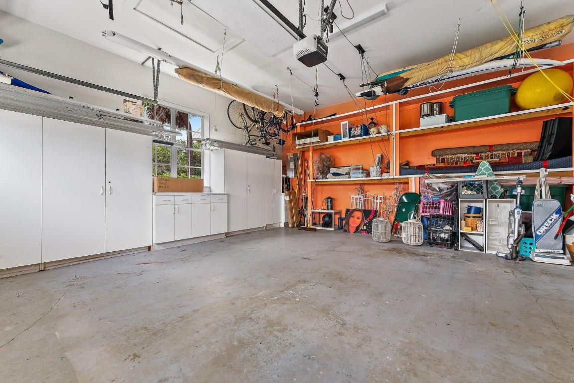 4701 NE Spinnaker Point Place