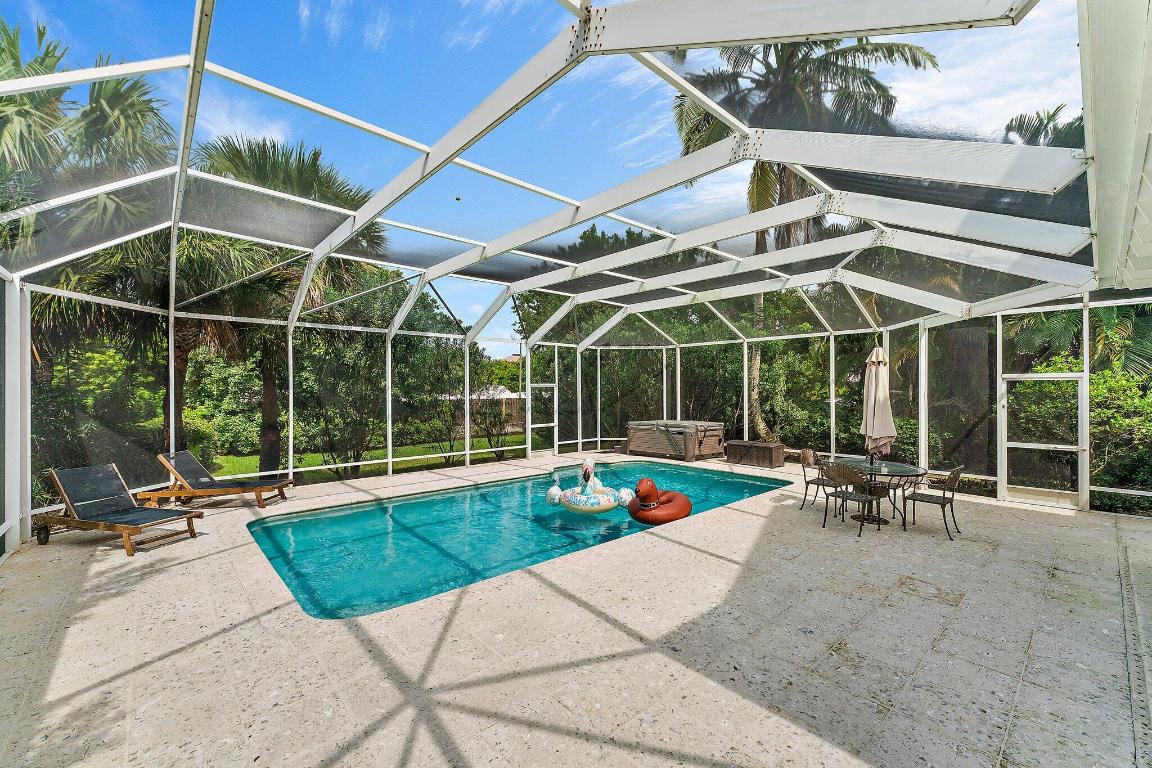 4701 NE Spinnaker Point Place