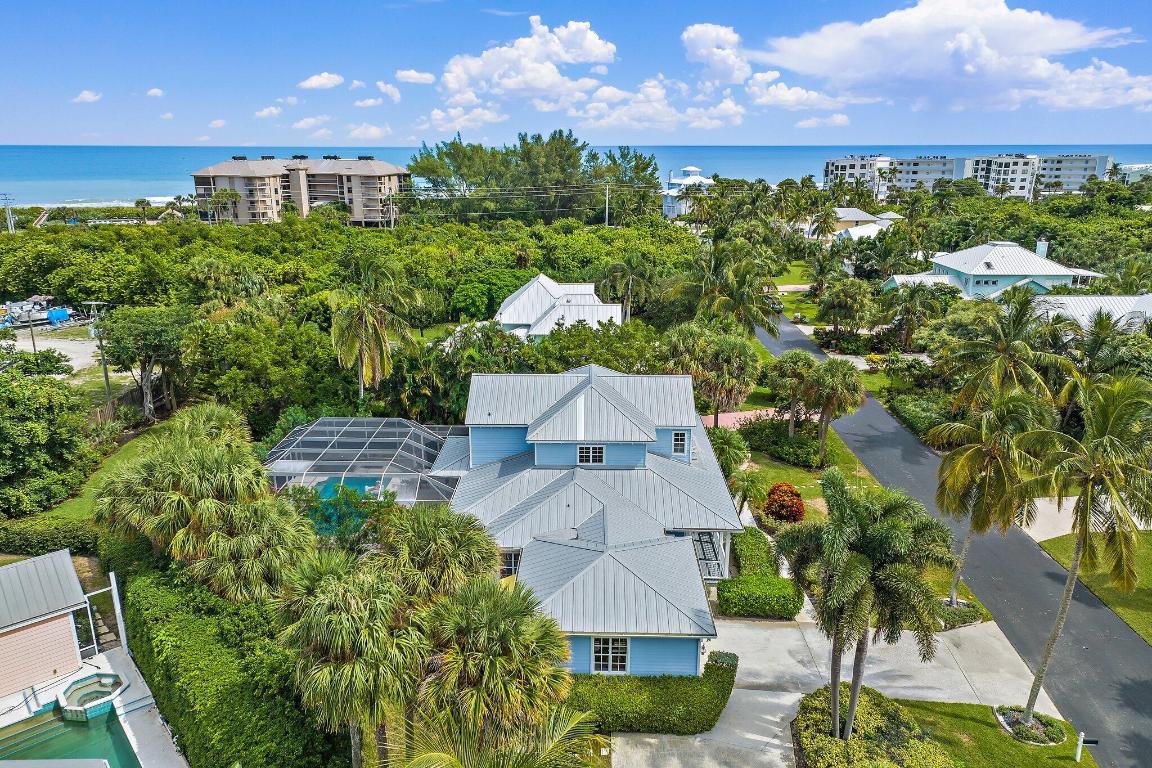 4701 NE Spinnaker Point Place