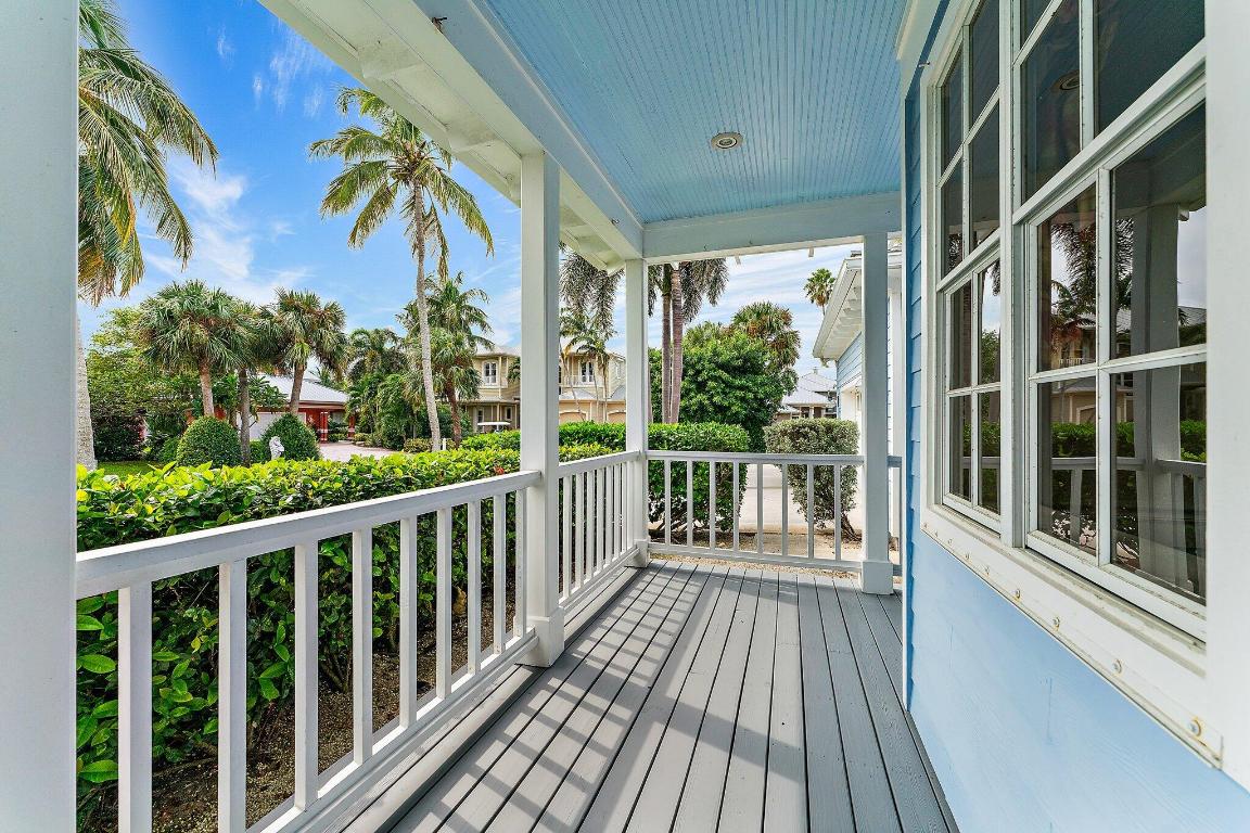 4701 NE Spinnaker Point Place