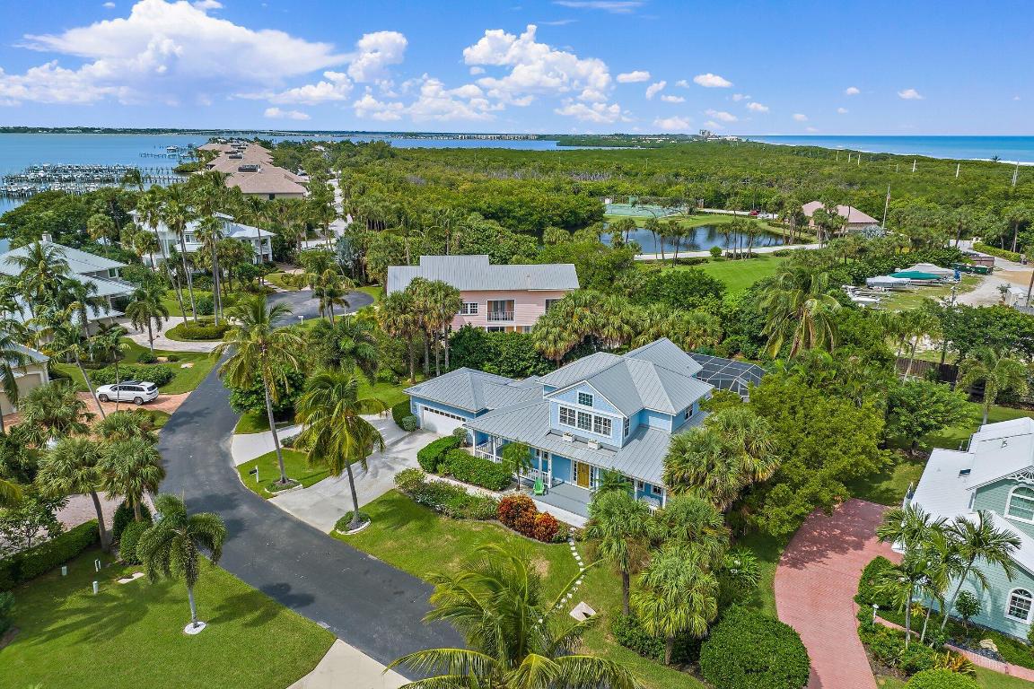 4701 NE Spinnaker Point Place