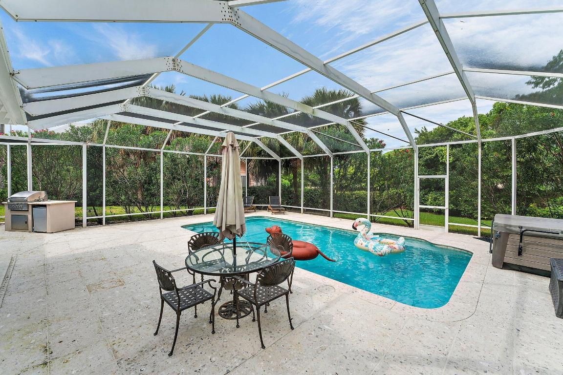 4701 NE Spinnaker Point Place