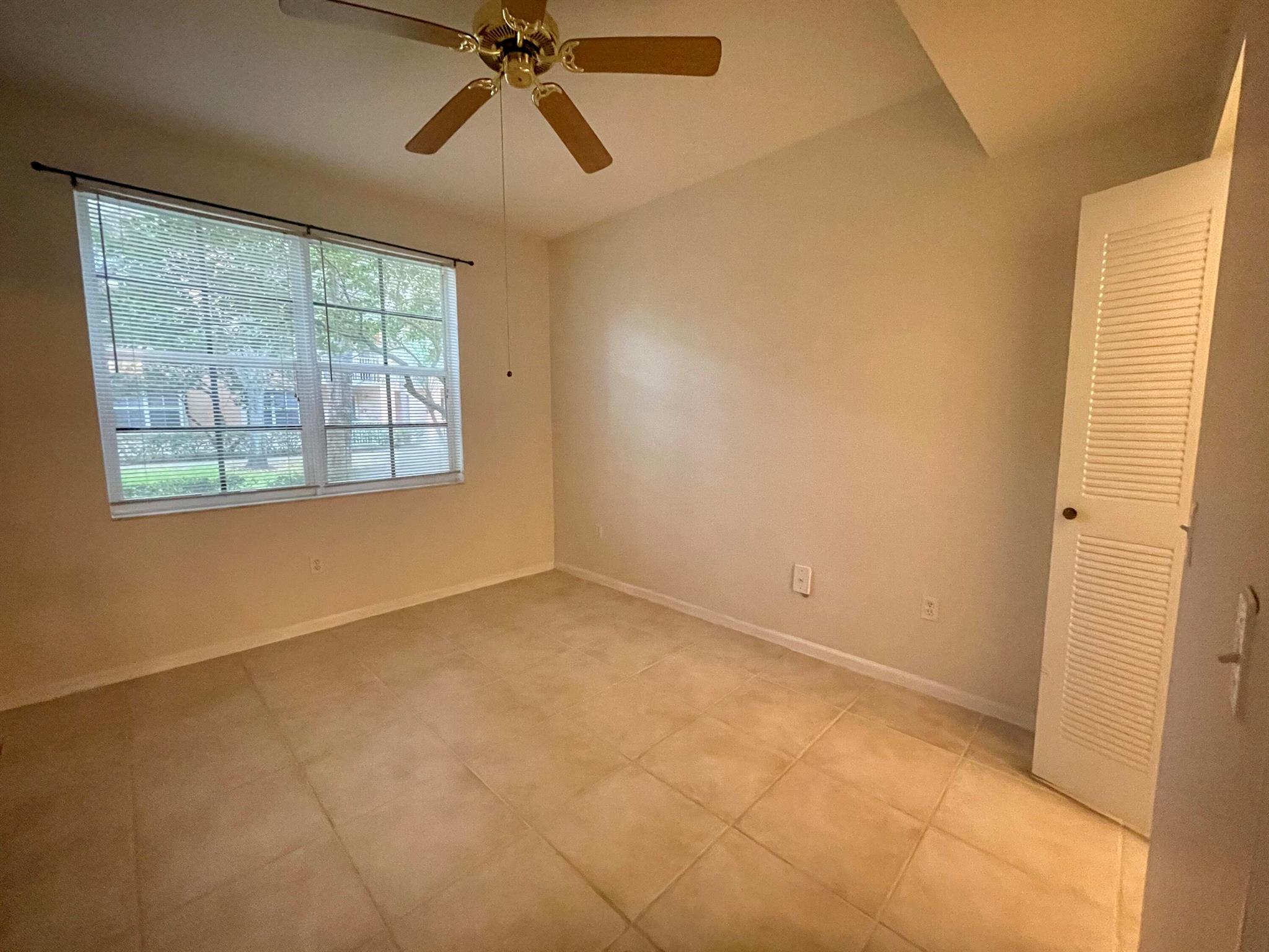 4812 S Central Boulevard 15