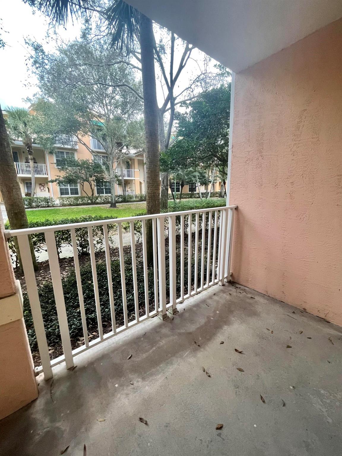 4812 S Central Boulevard 15