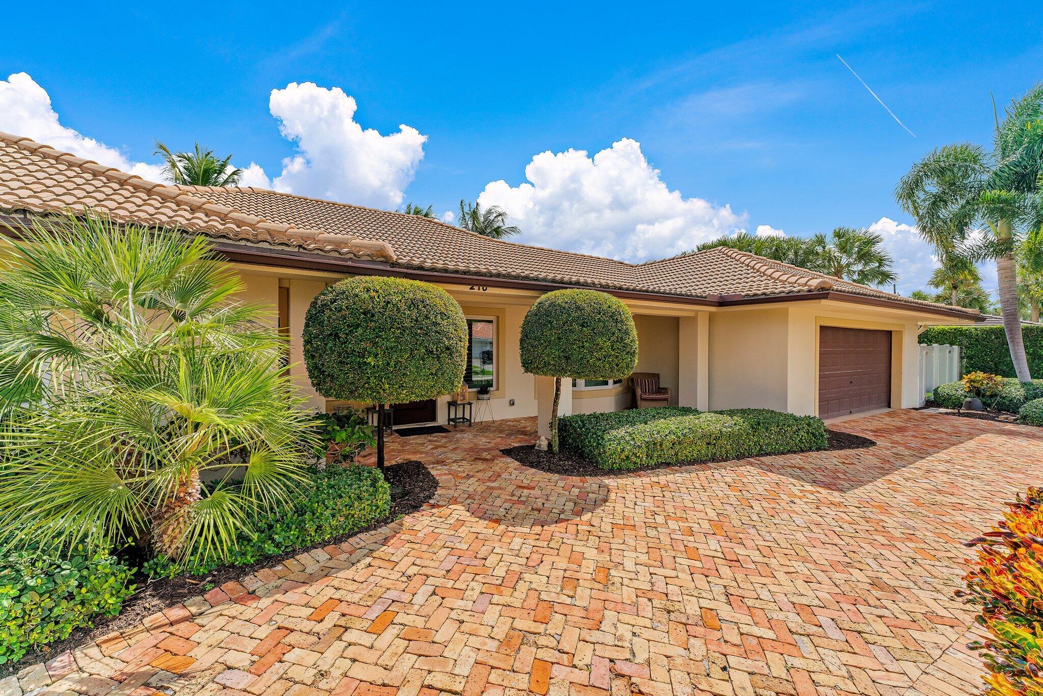 210 Golfview Drive
