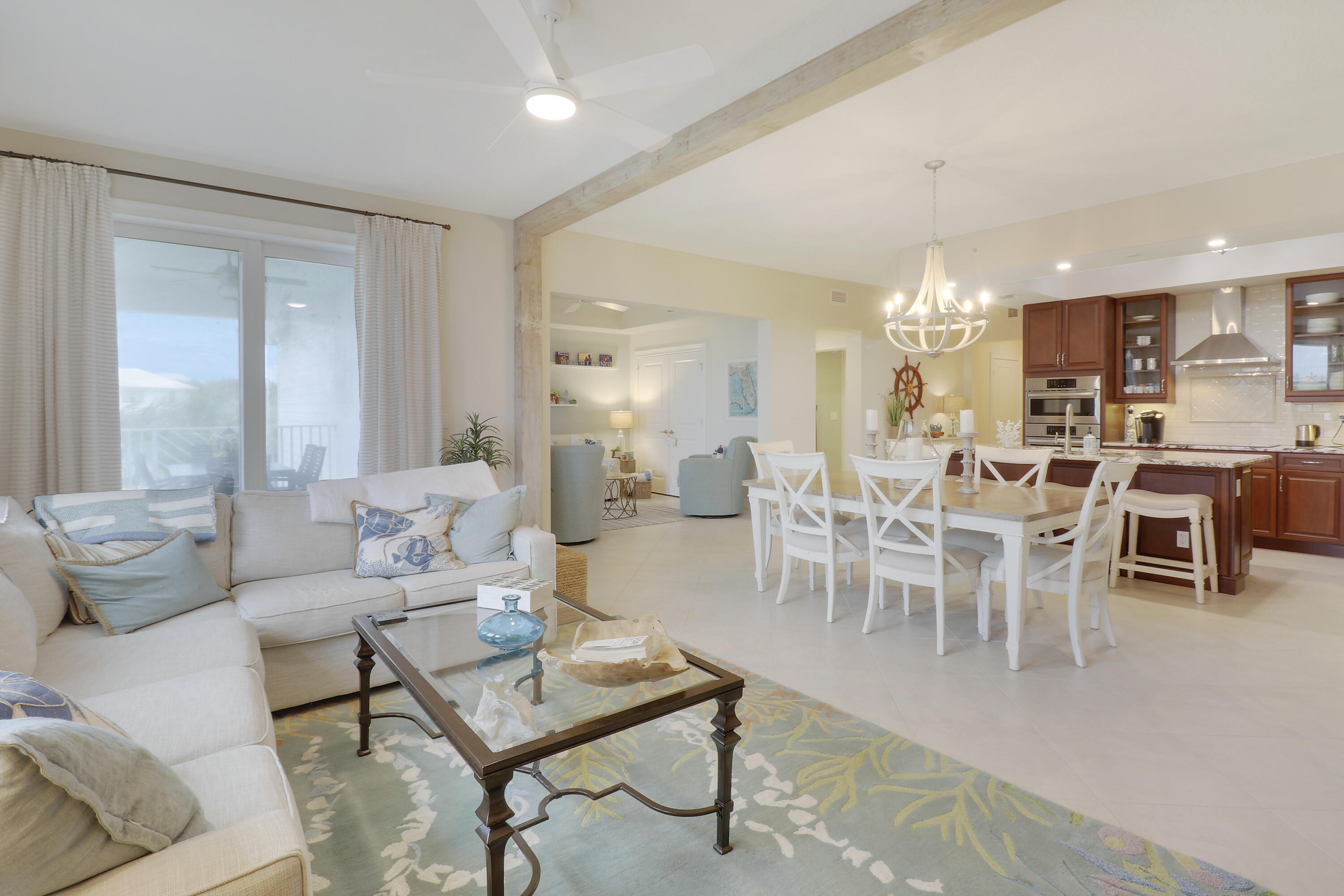 941 Bay Colony Drive S