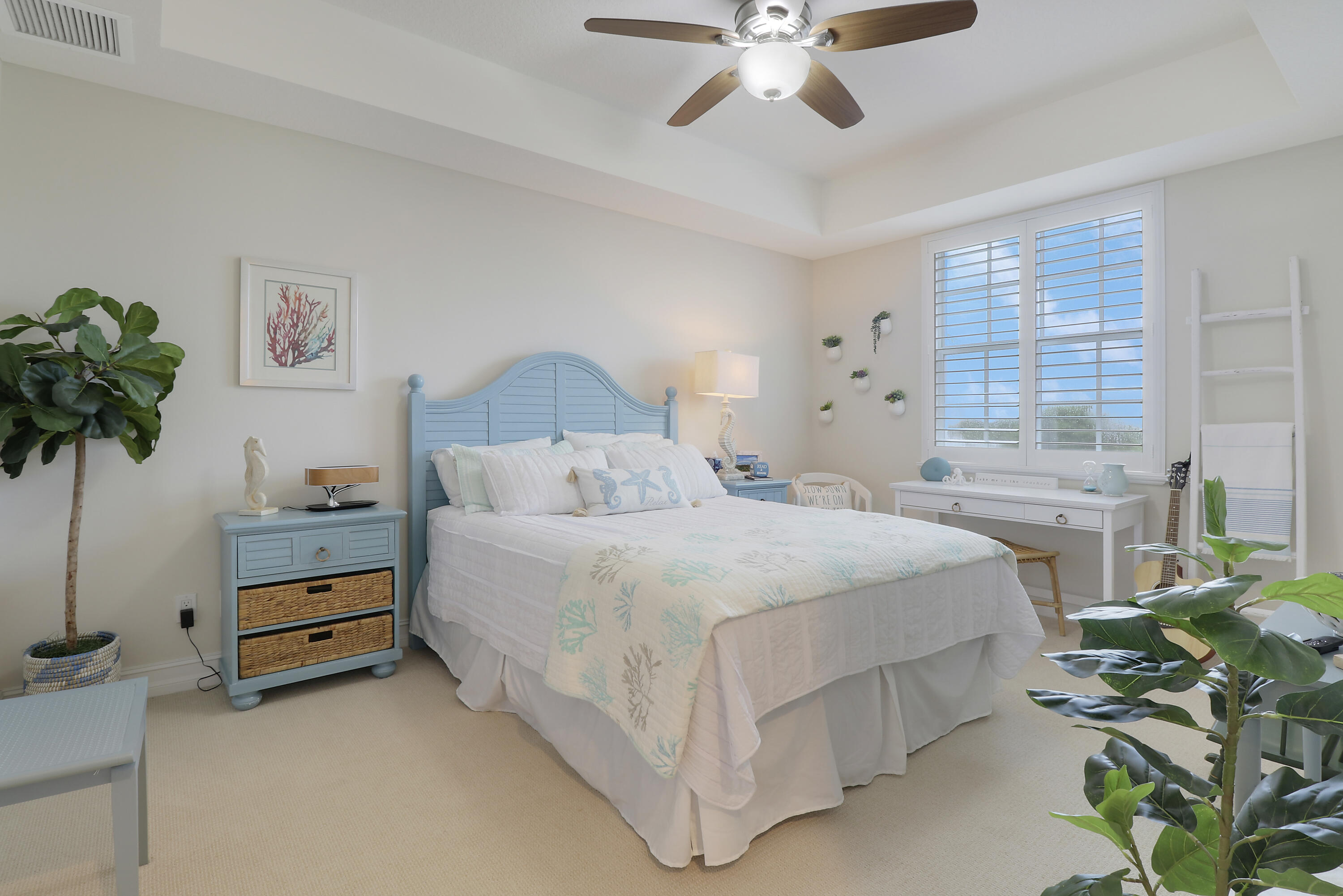 941 Bay Colony Drive S