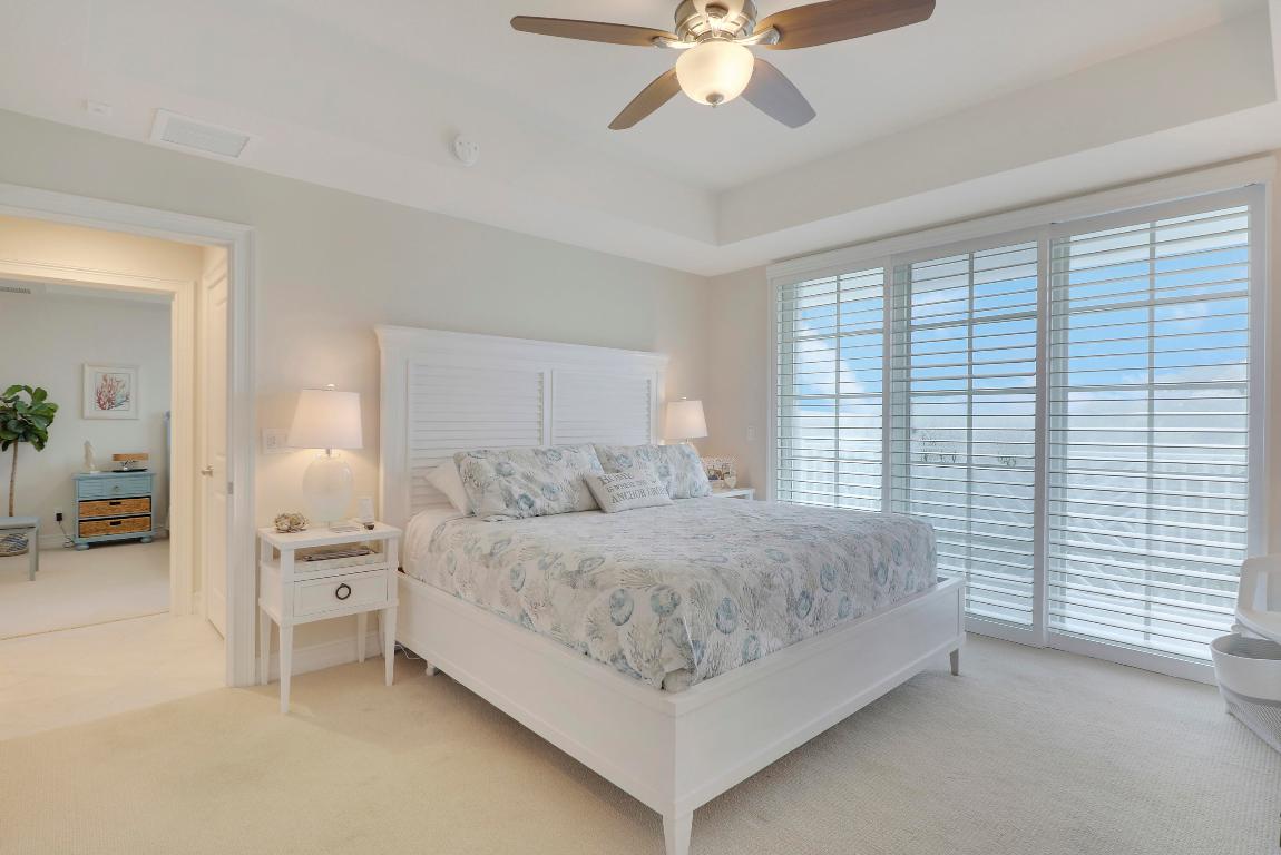 941 Bay Colony Drive S