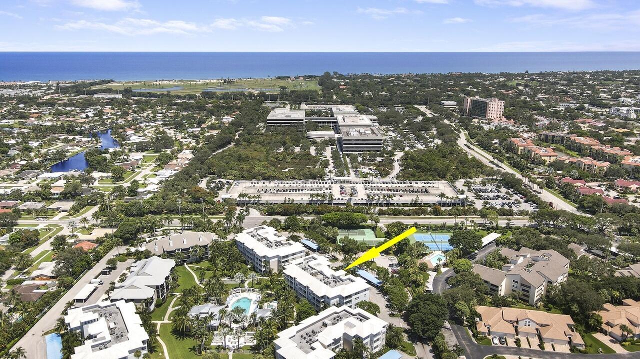 941 Bay Colony Drive S