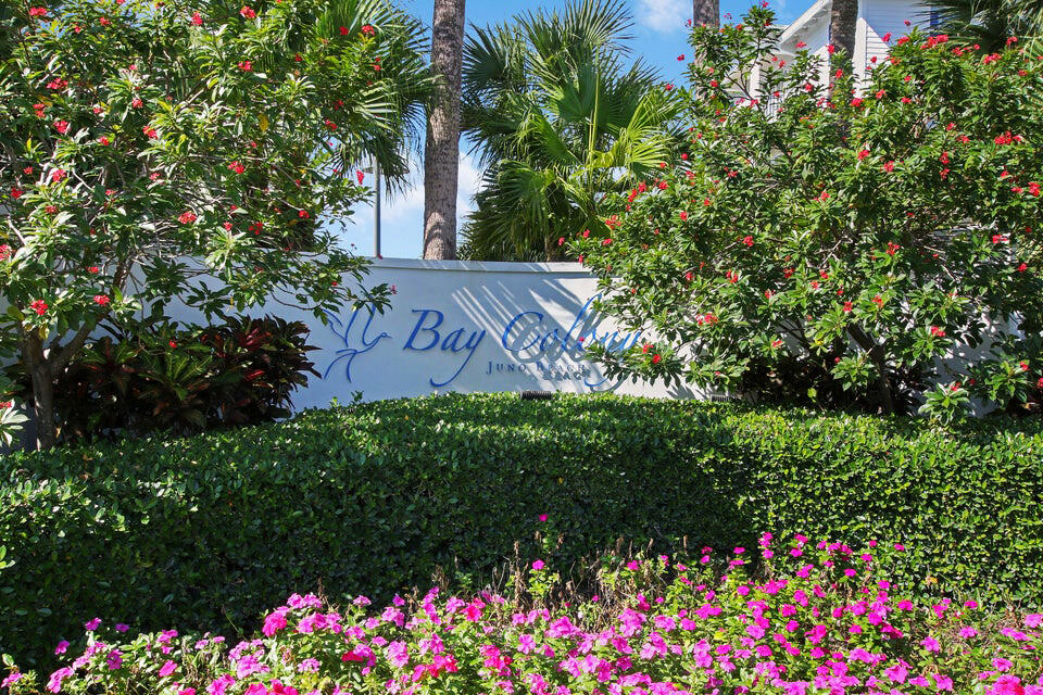 941 Bay Colony Drive S