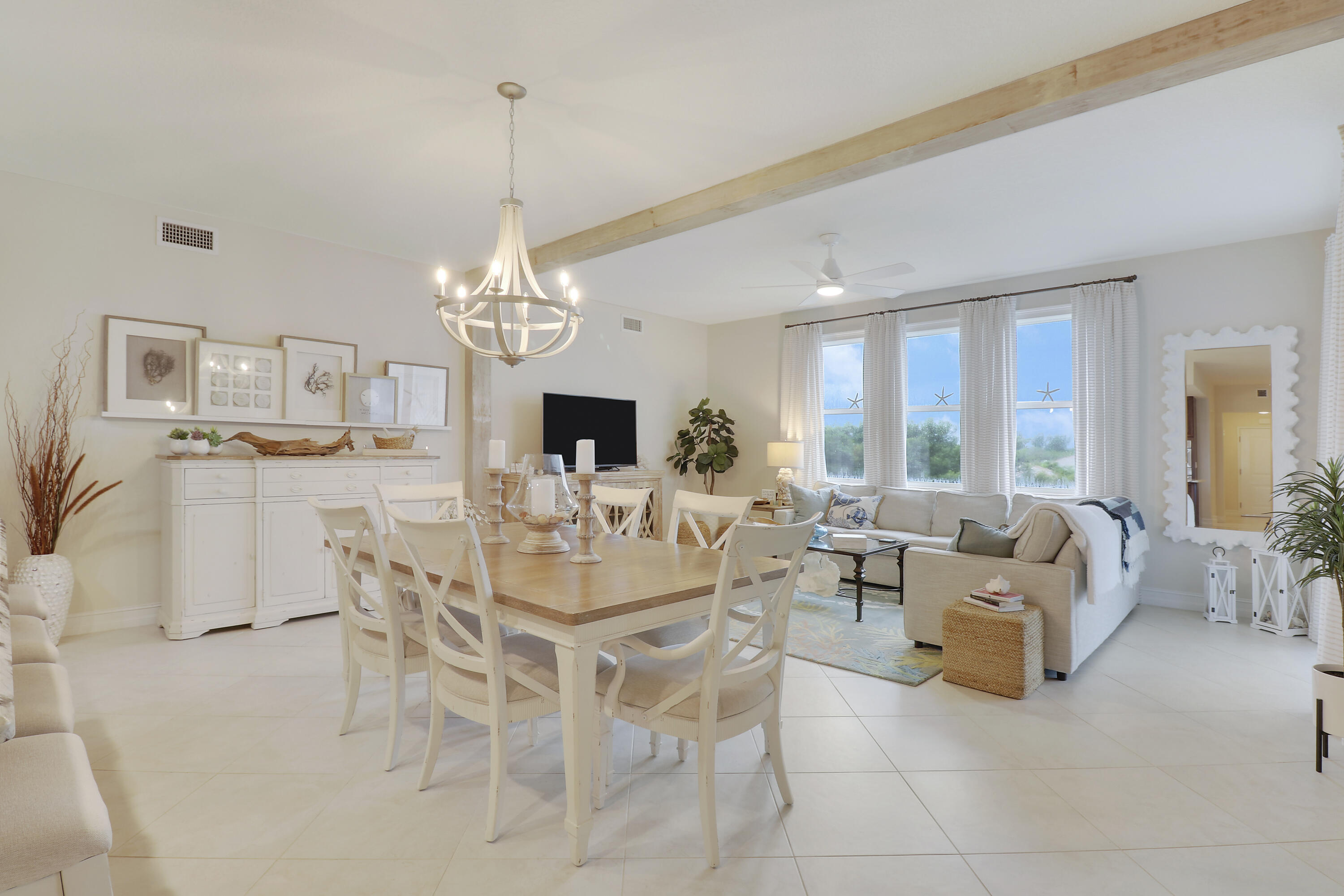 941 Bay Colony Drive S