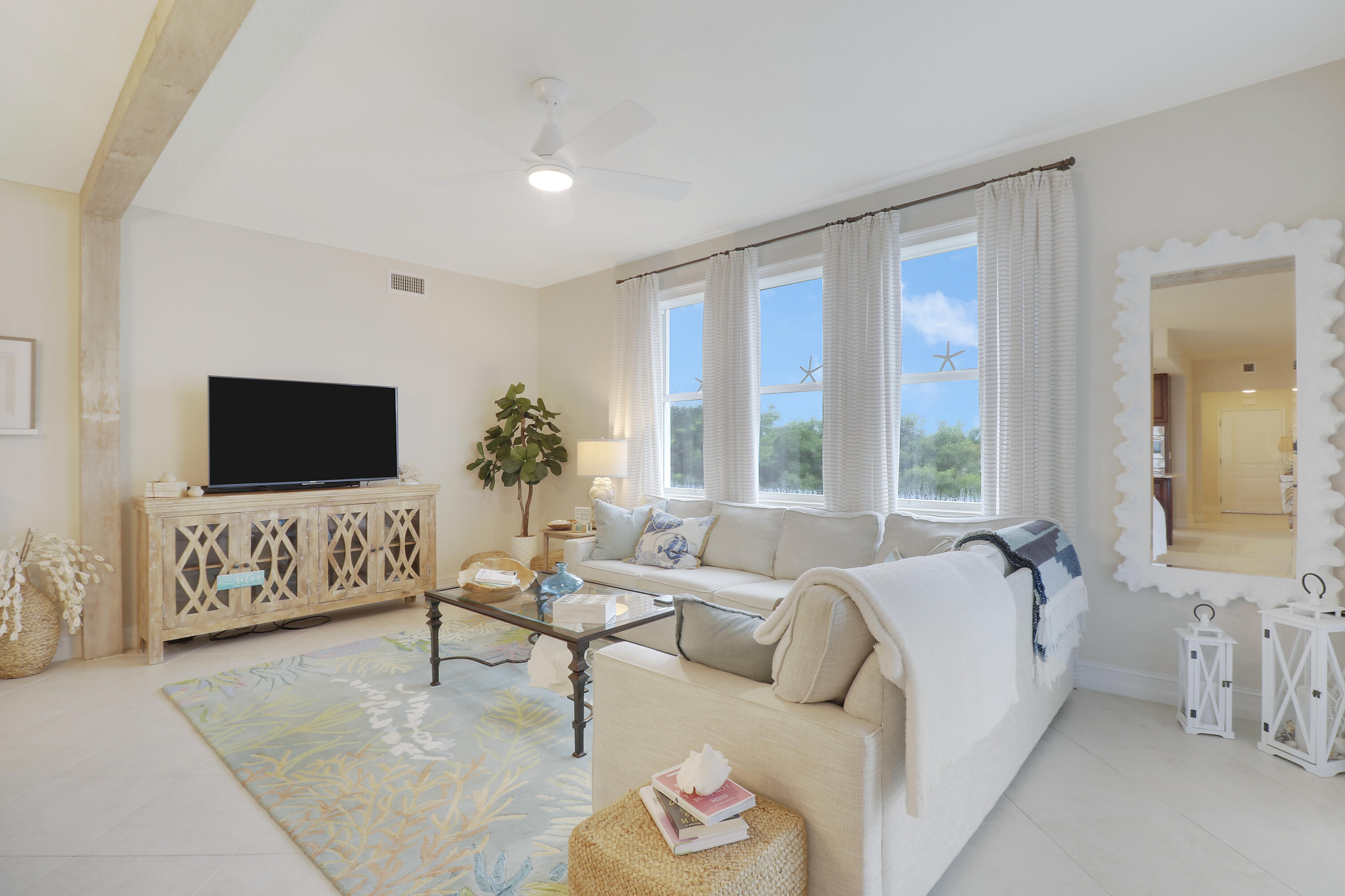 941 Bay Colony Drive S