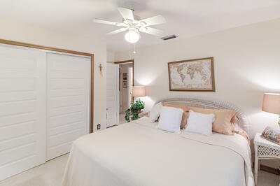 2481 NW Everglades Boulevard