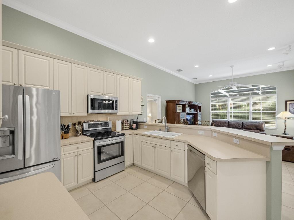 8517 SW Sea Captain Drive