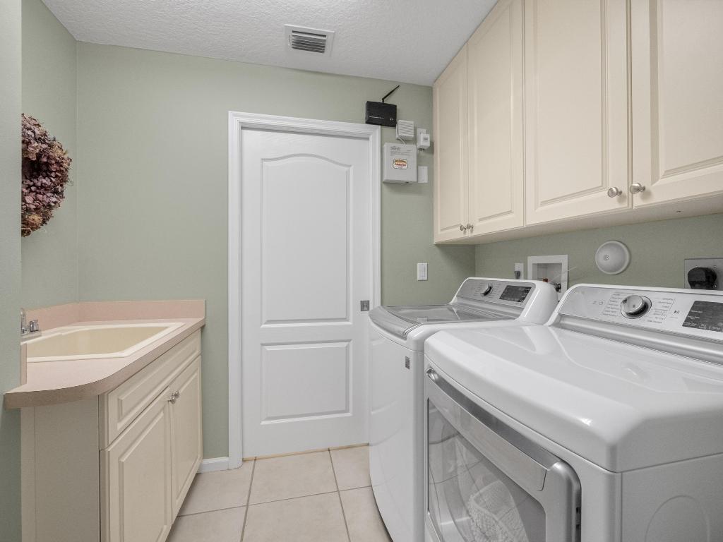 8517 SW Sea Captain Drive