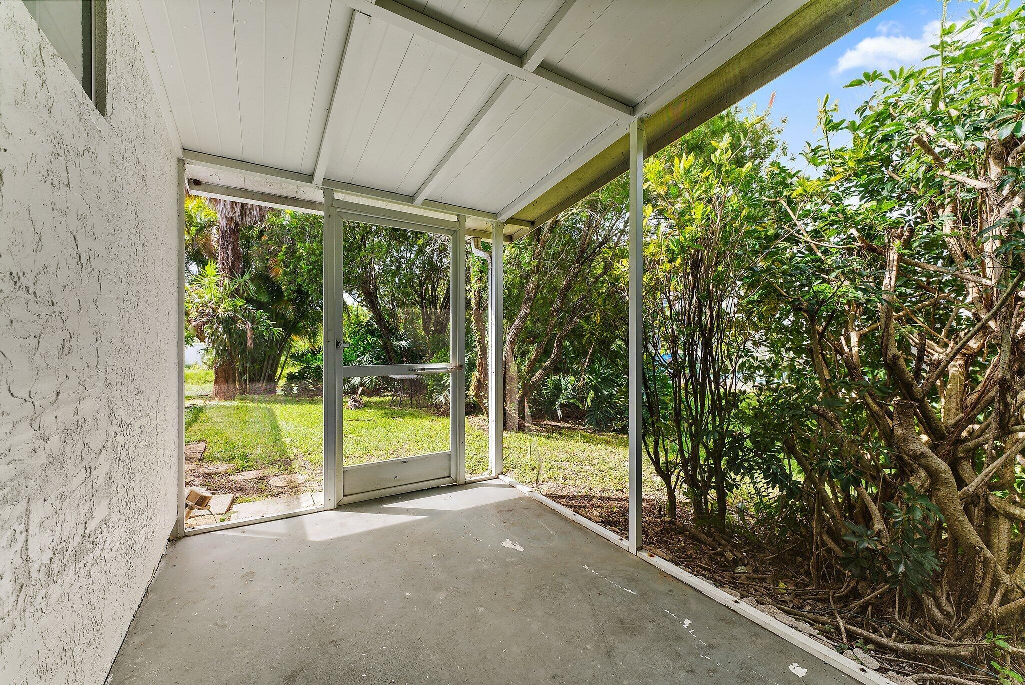 2238 SE Lucaya Street