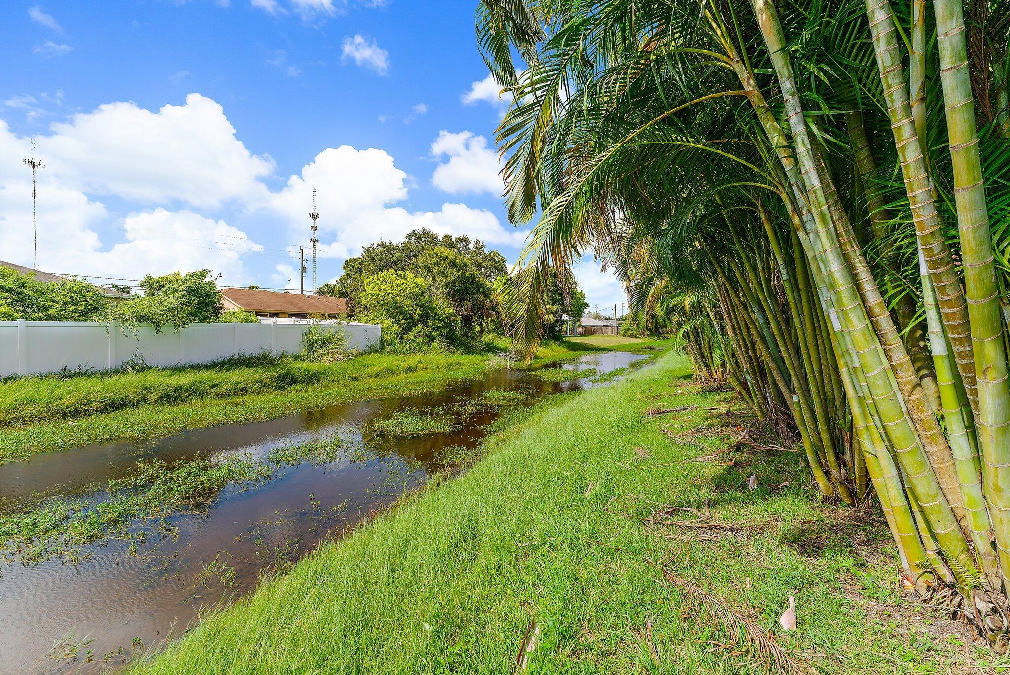 2238 SE Lucaya Street