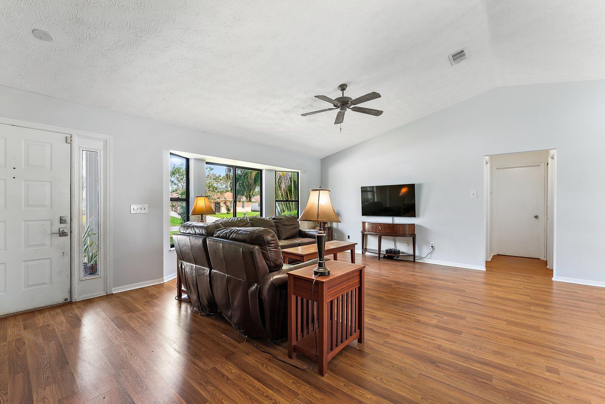 2238 SE Lucaya Street