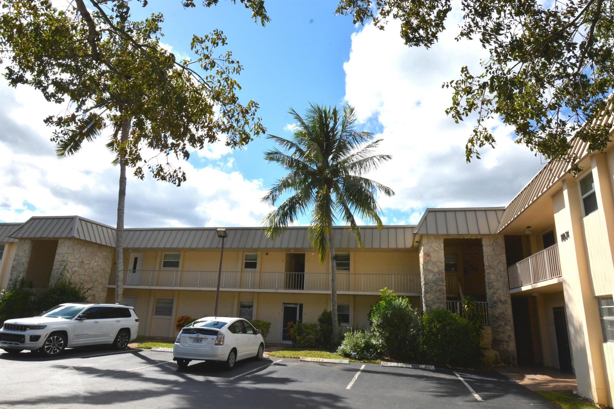 10789 N Military Trail 4