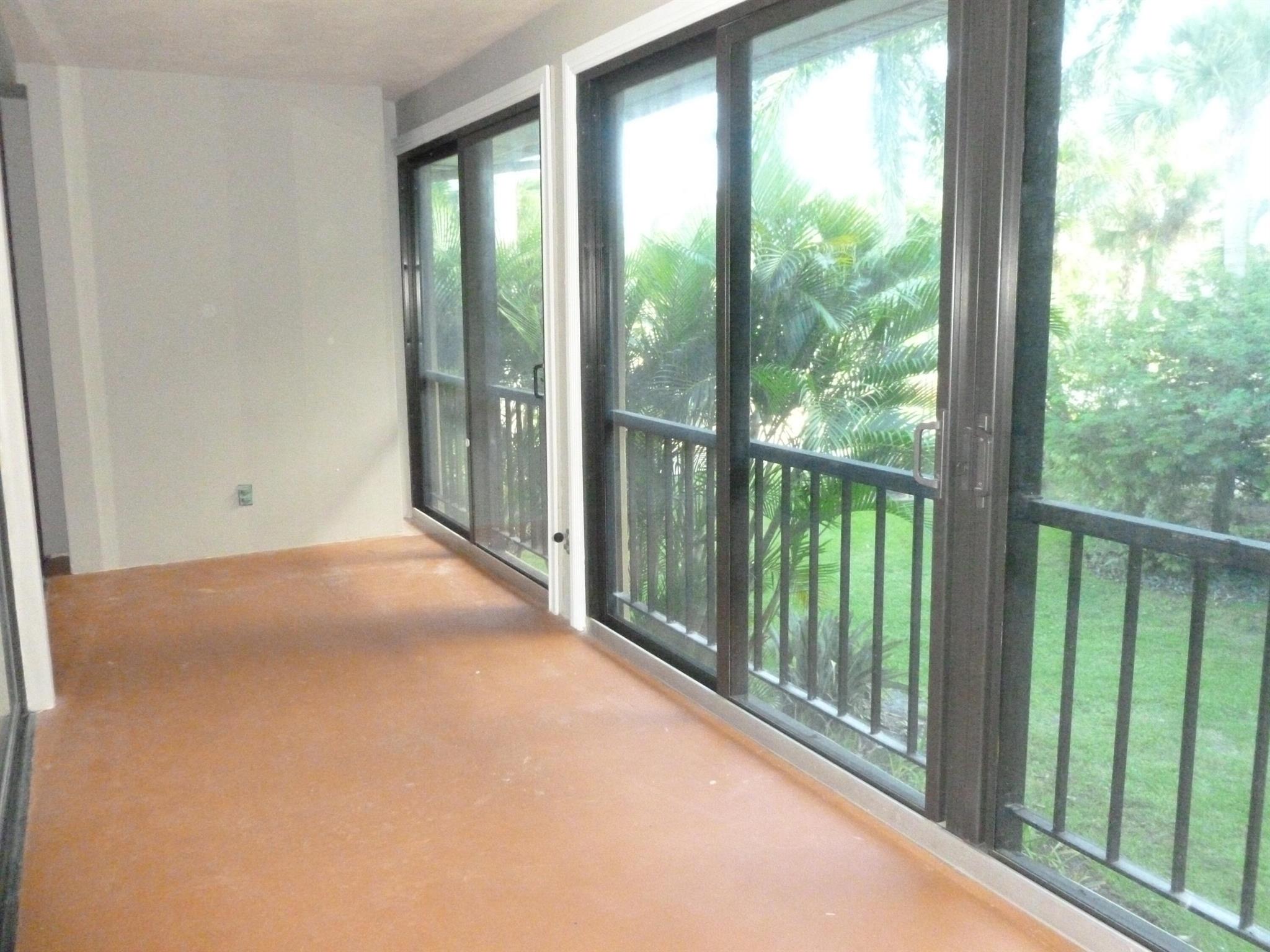 12 SE Concourse Drive Apt F