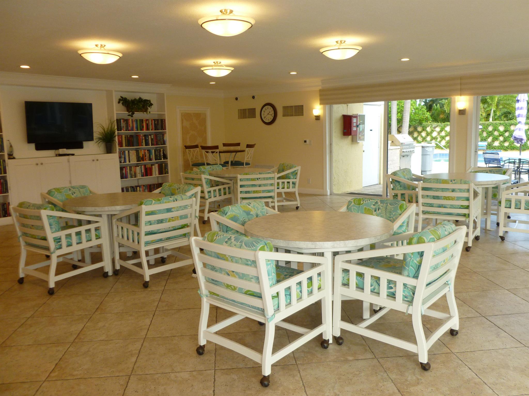 12 SE Concourse Drive Apt F