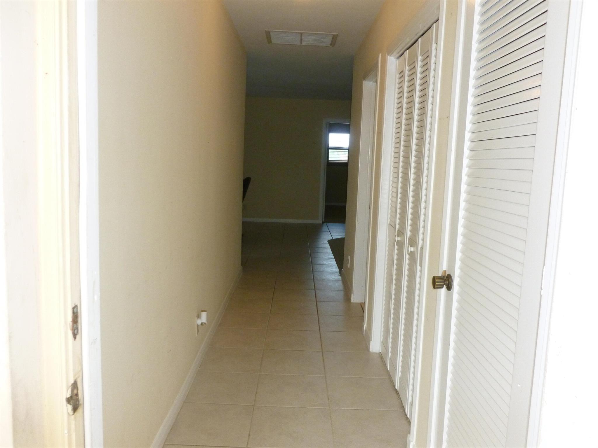12 SE Concourse Drive Apt F