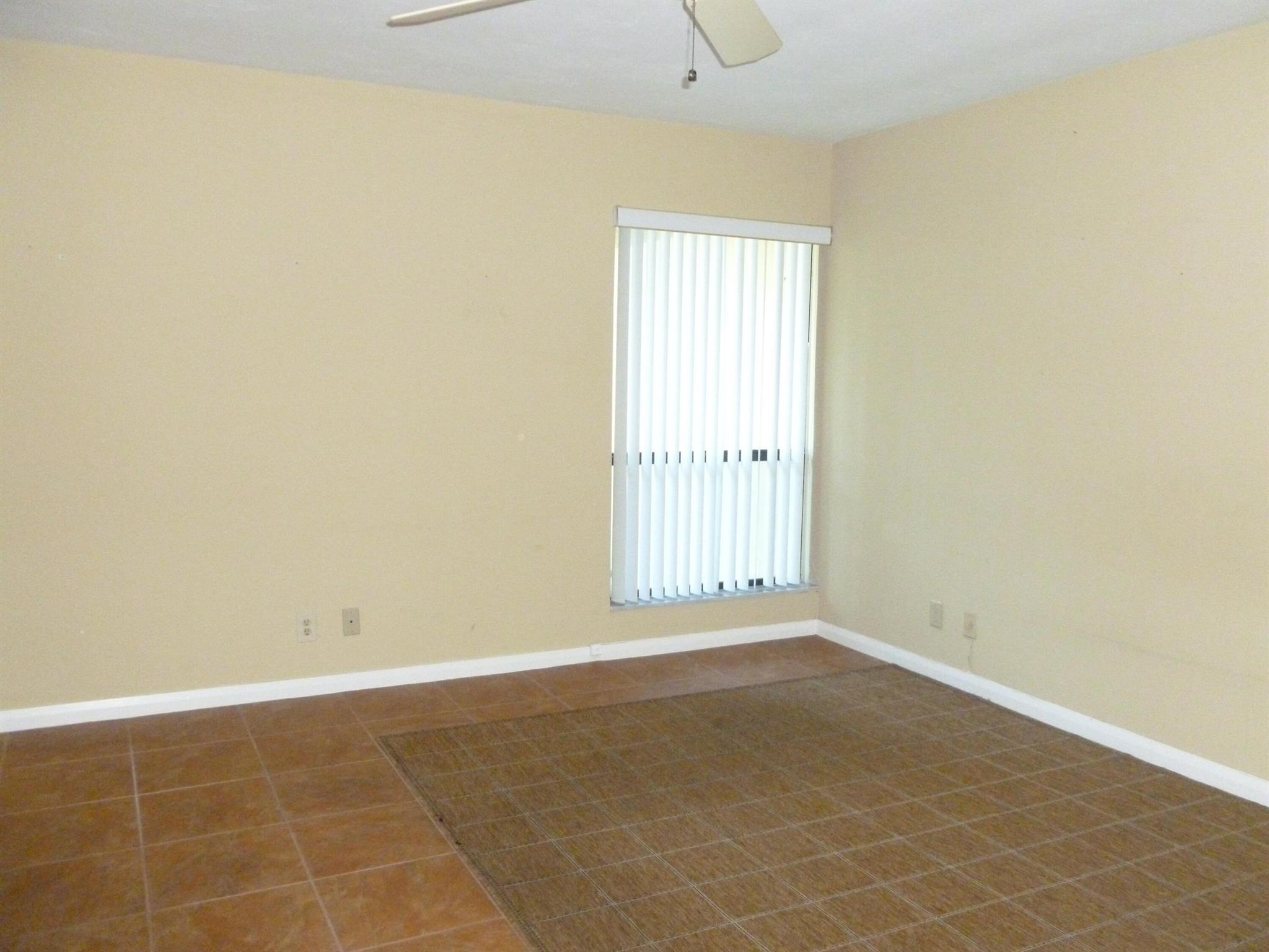 12 SE Concourse Drive Apt F