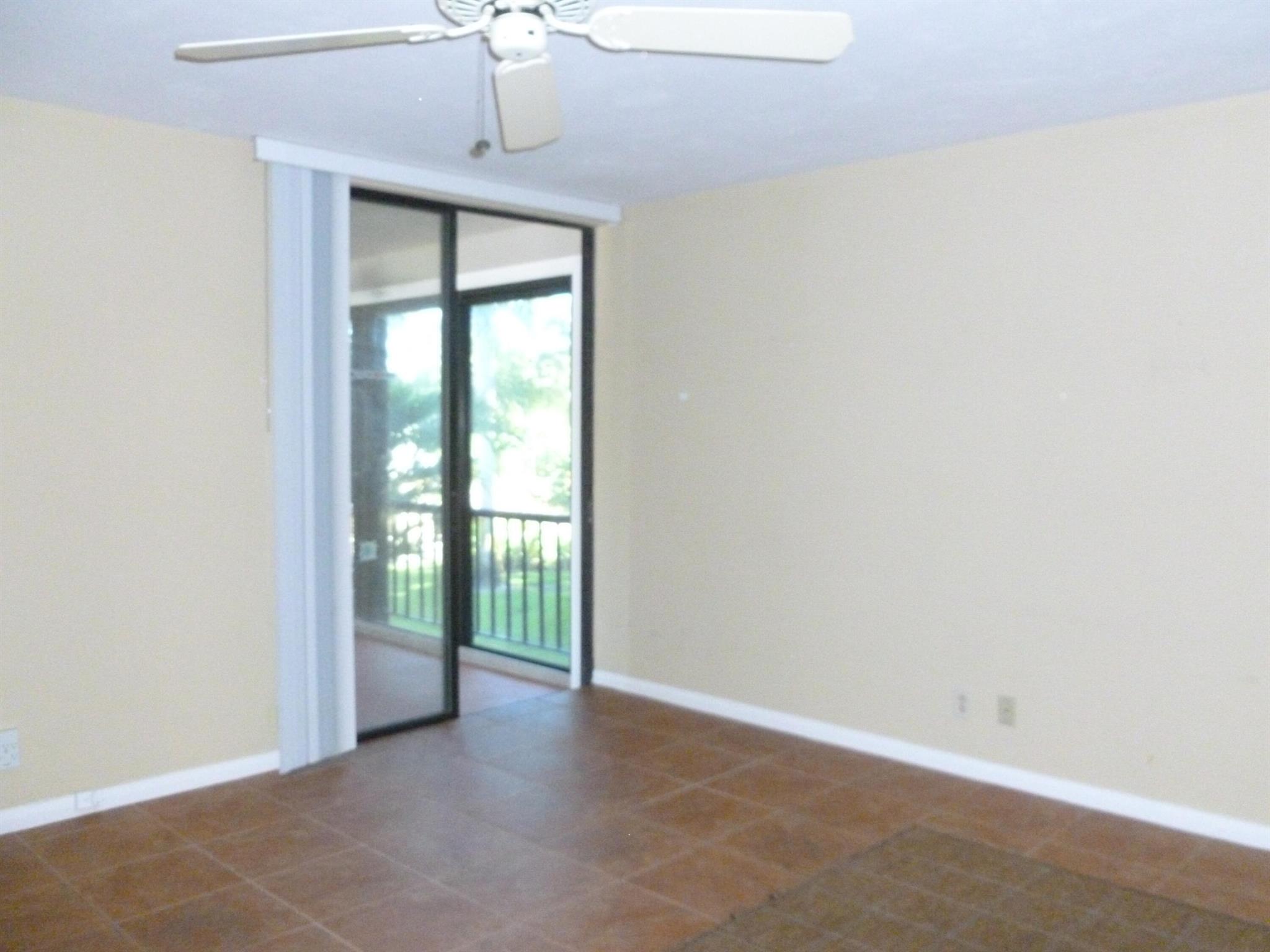 12 SE Concourse Drive Apt F