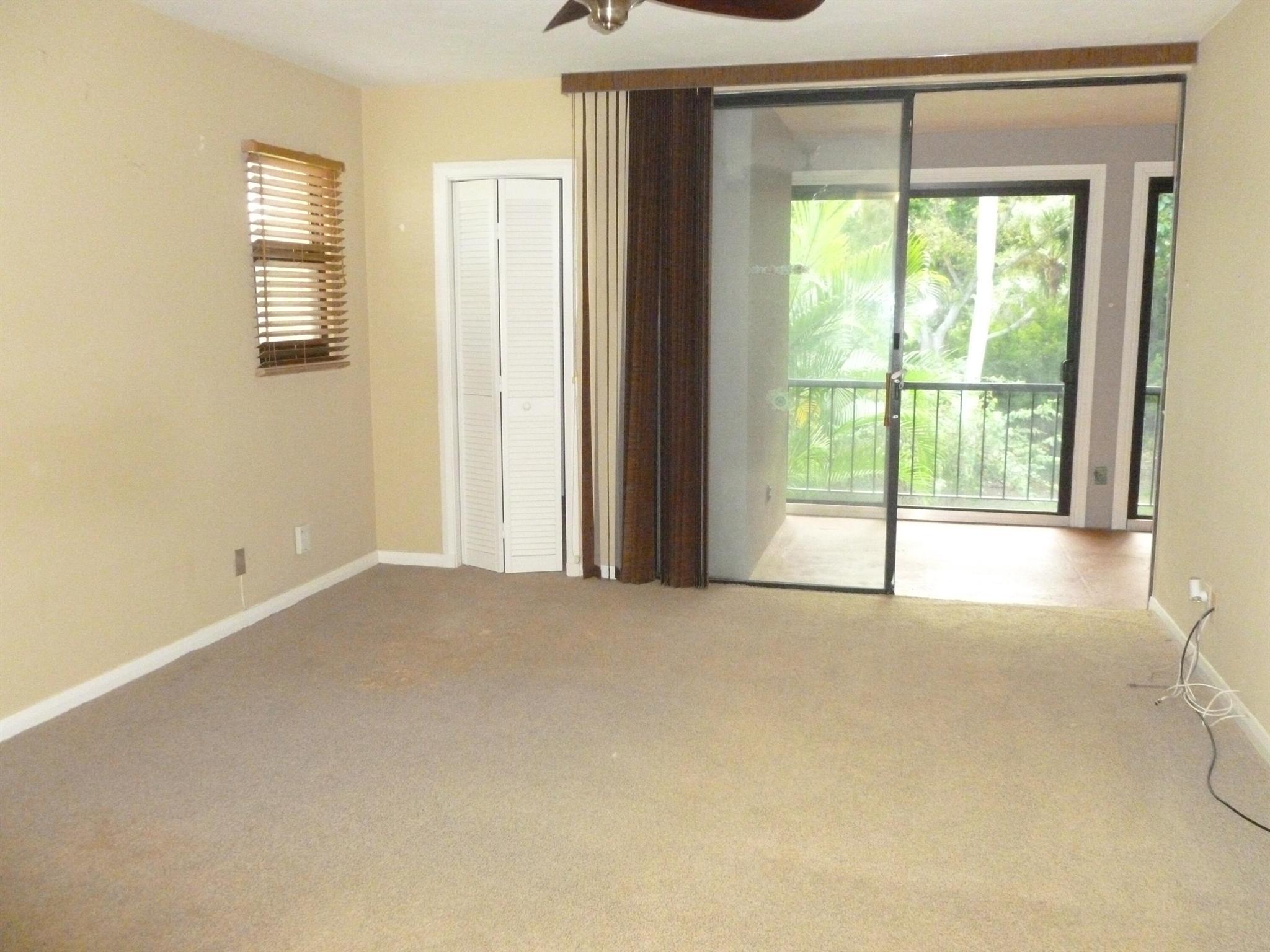 12 SE Concourse Drive Apt F