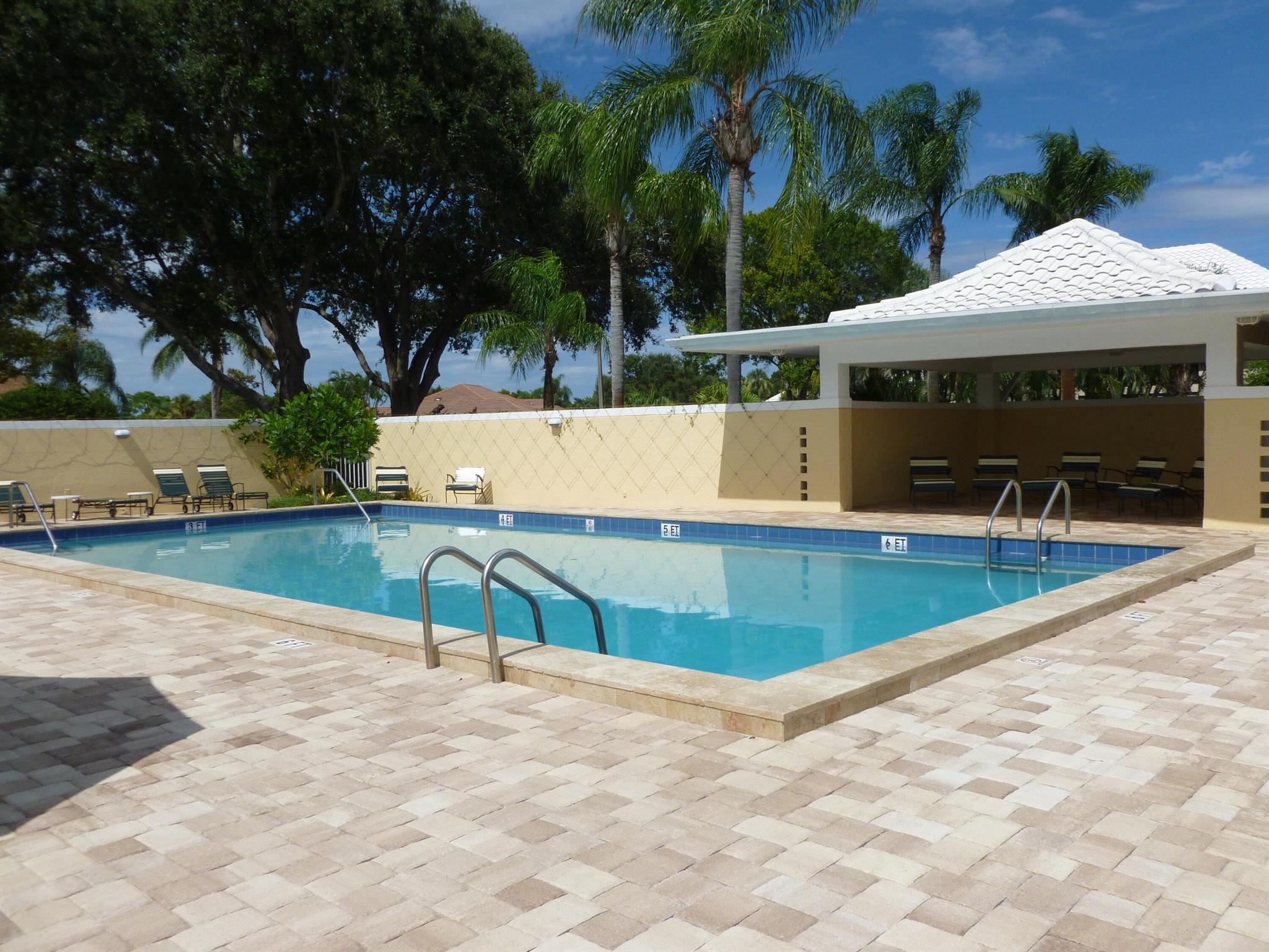 12 SE Concourse Drive Apt F