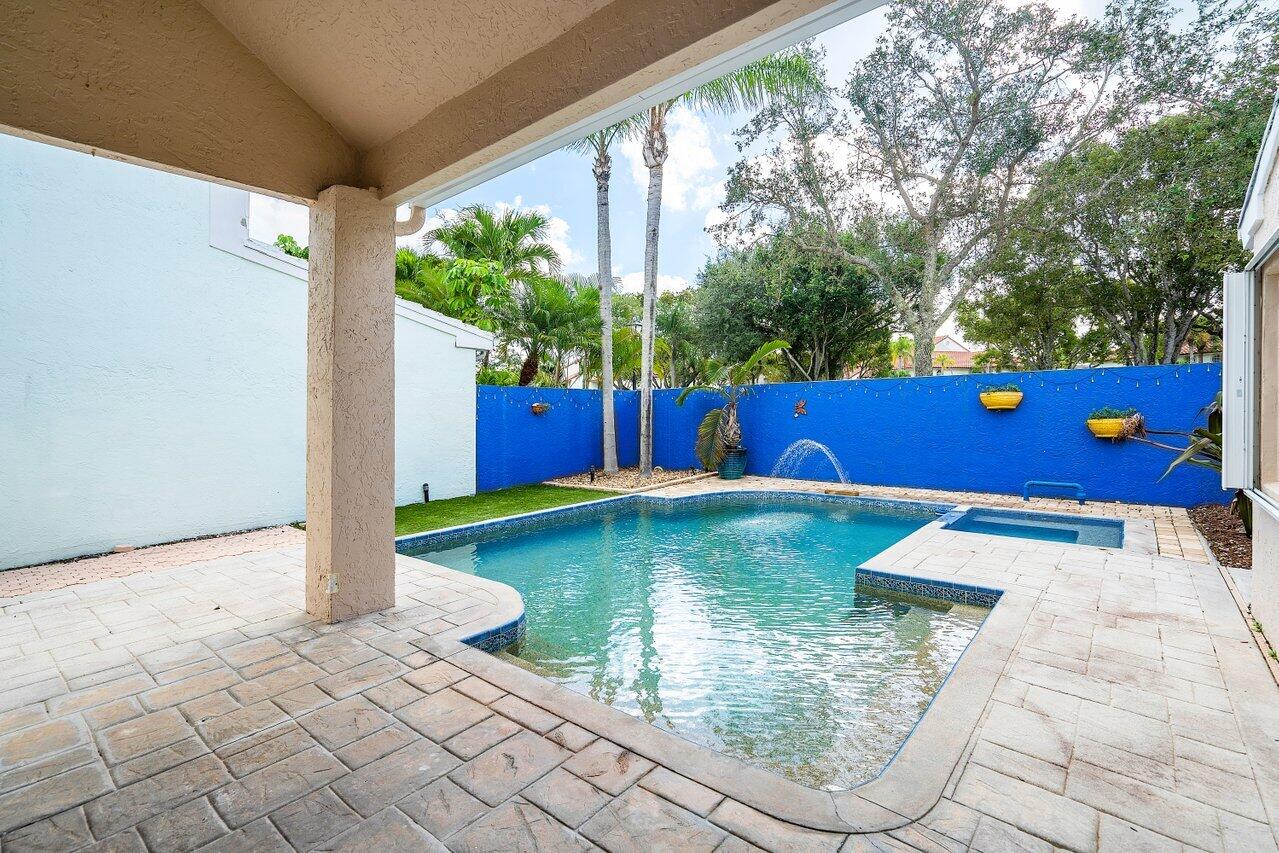 15 Blenheim Court