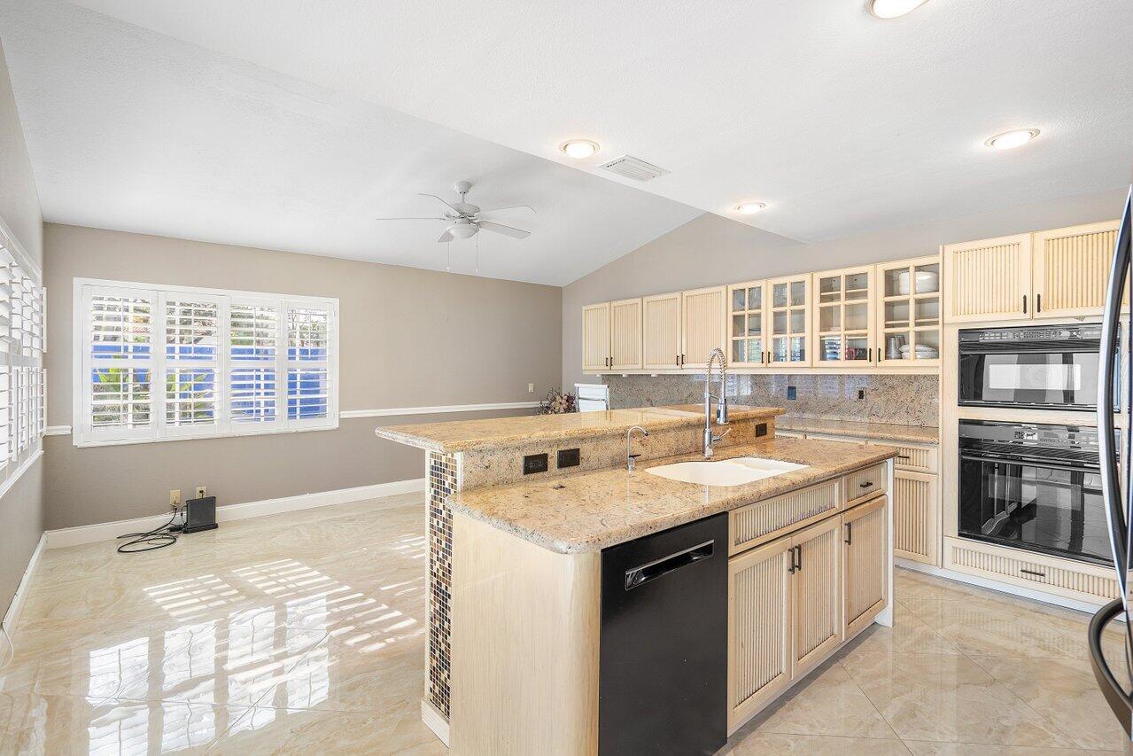 15 Blenheim Court
