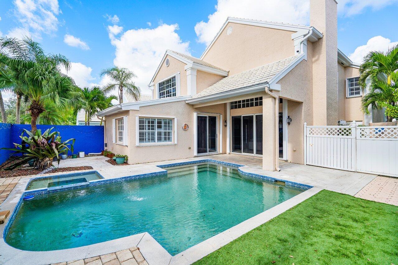 15 Blenheim Court