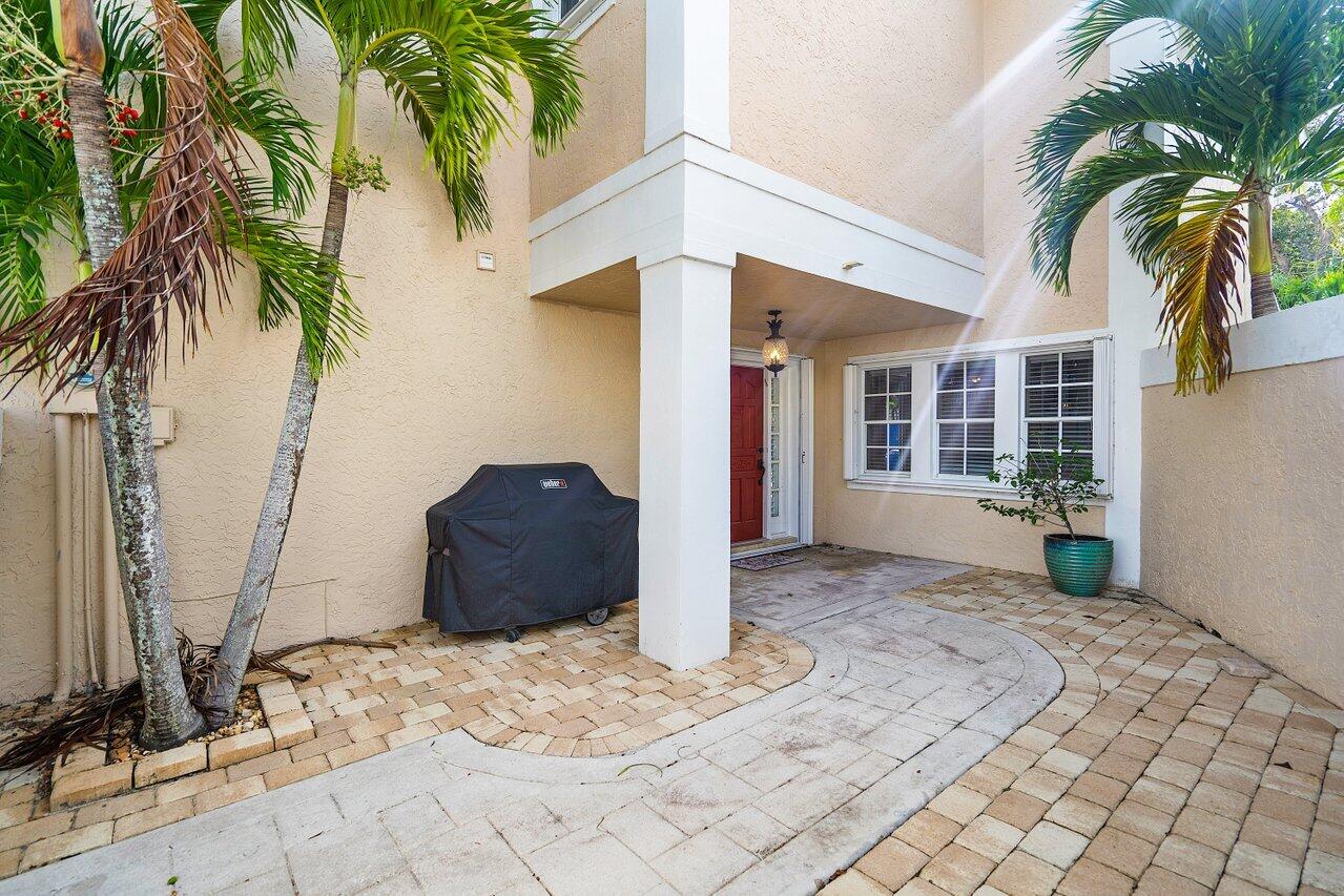 15 Blenheim Court