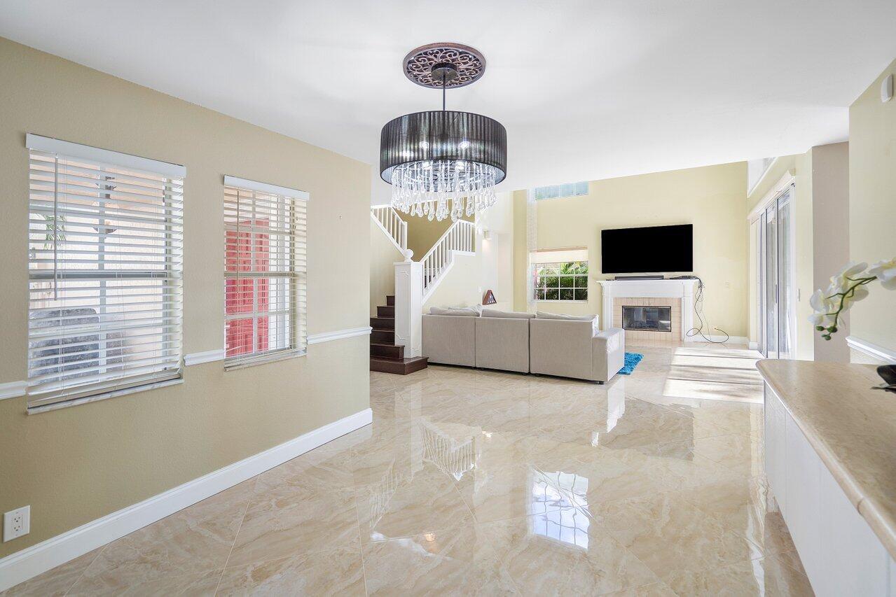 15 Blenheim Court