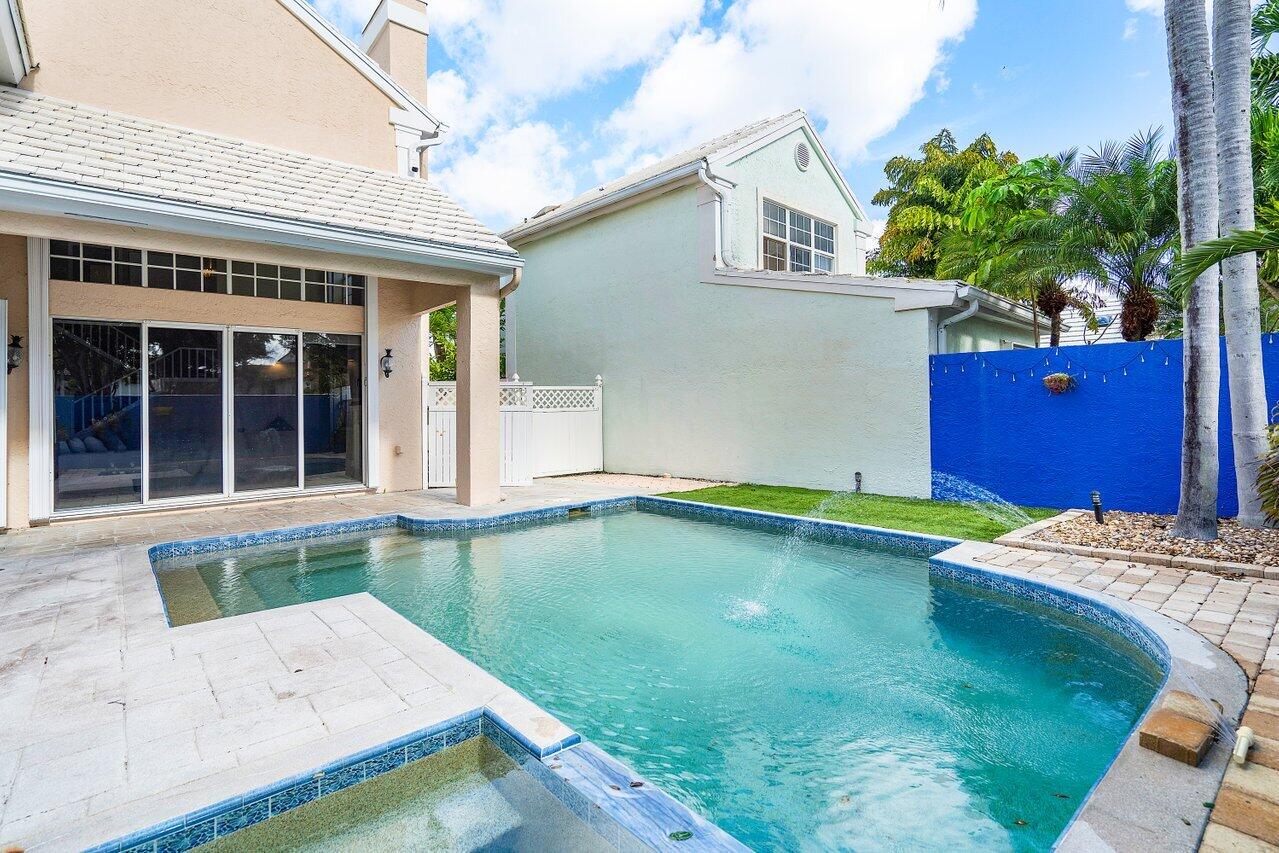 15 Blenheim Court