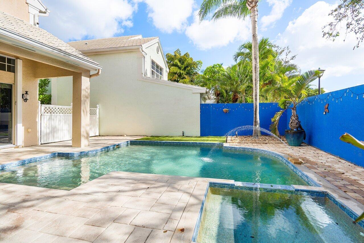15 Blenheim Court