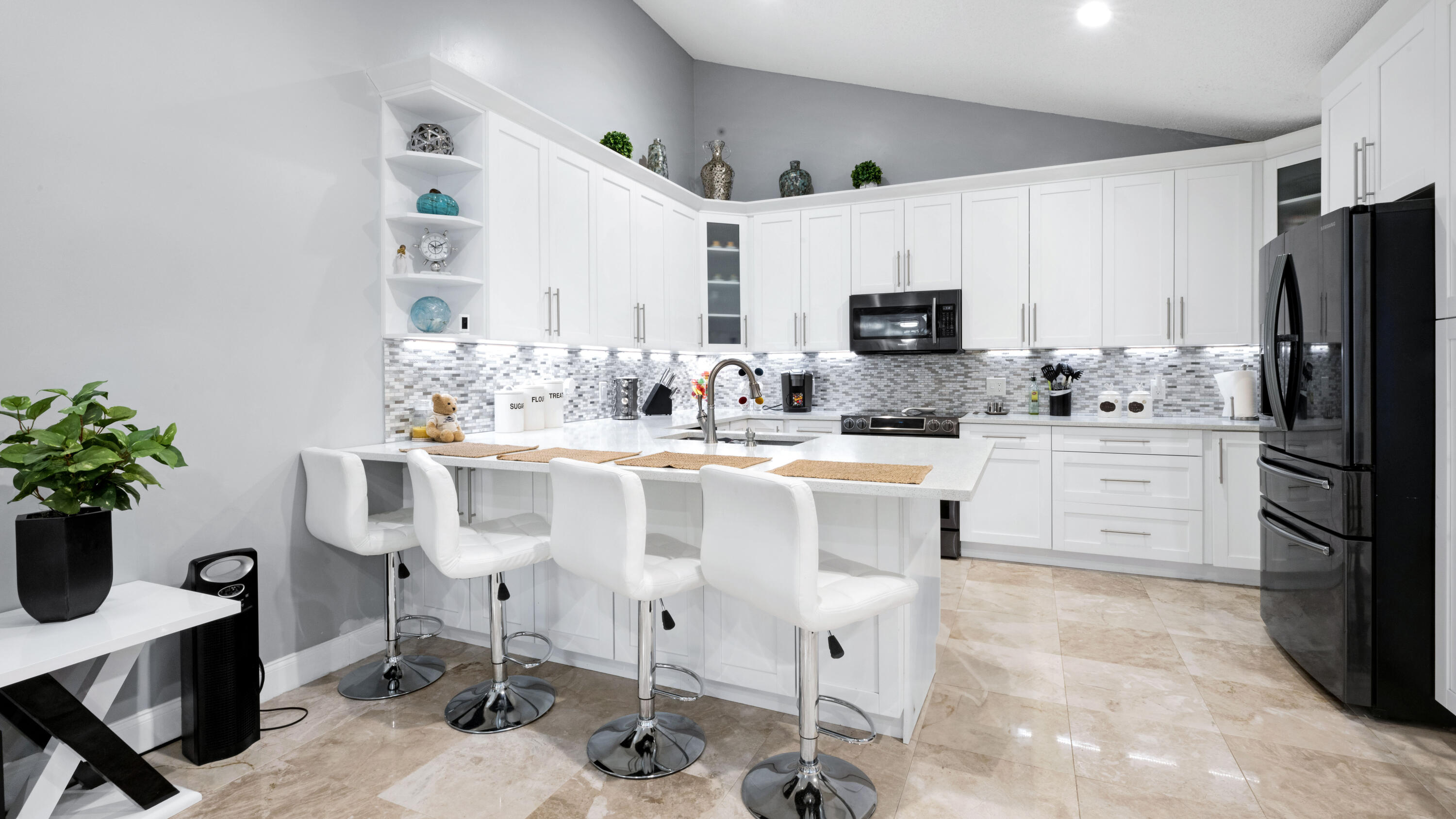 5460 Eagle Lake Drive 72b