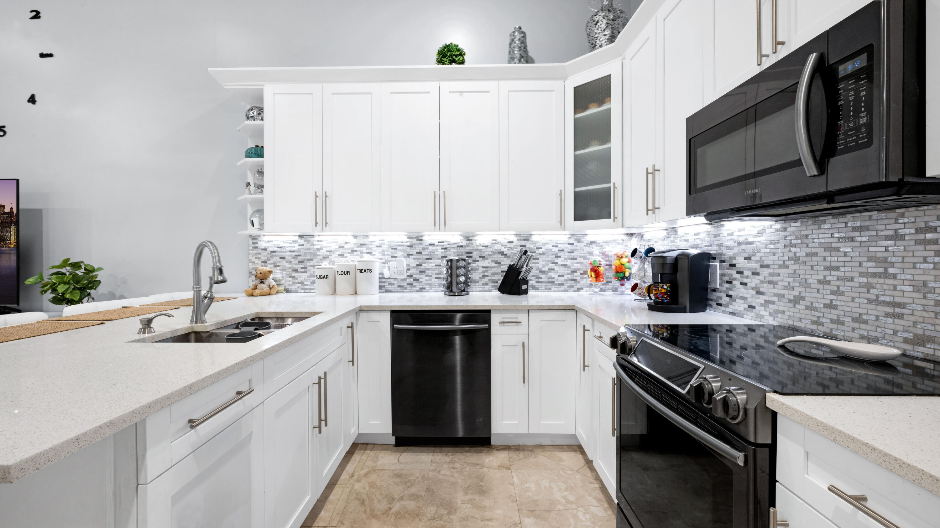 5460 Eagle Lake Drive 72b