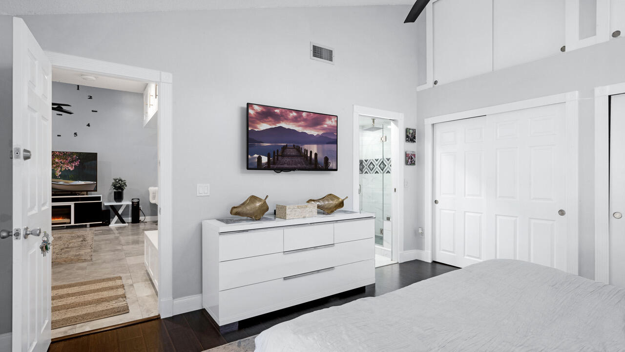 5460 Eagle Lake Drive 72b