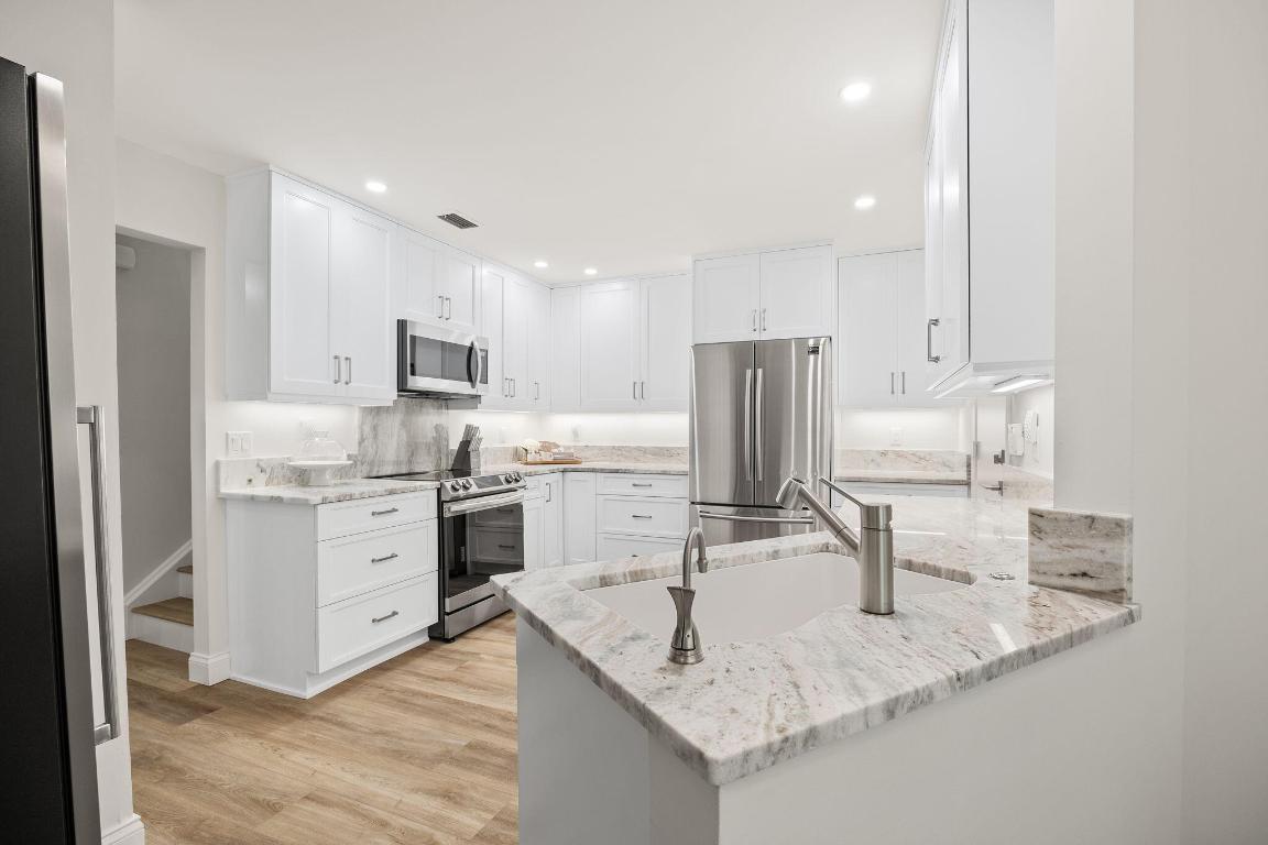 8949 SE Riverfront Terrace