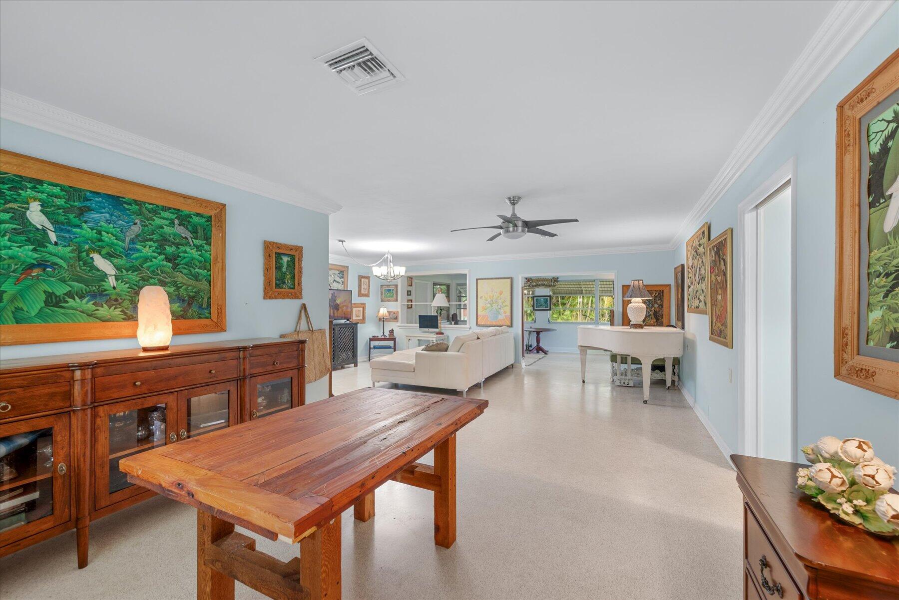 117 E Riverside Drive