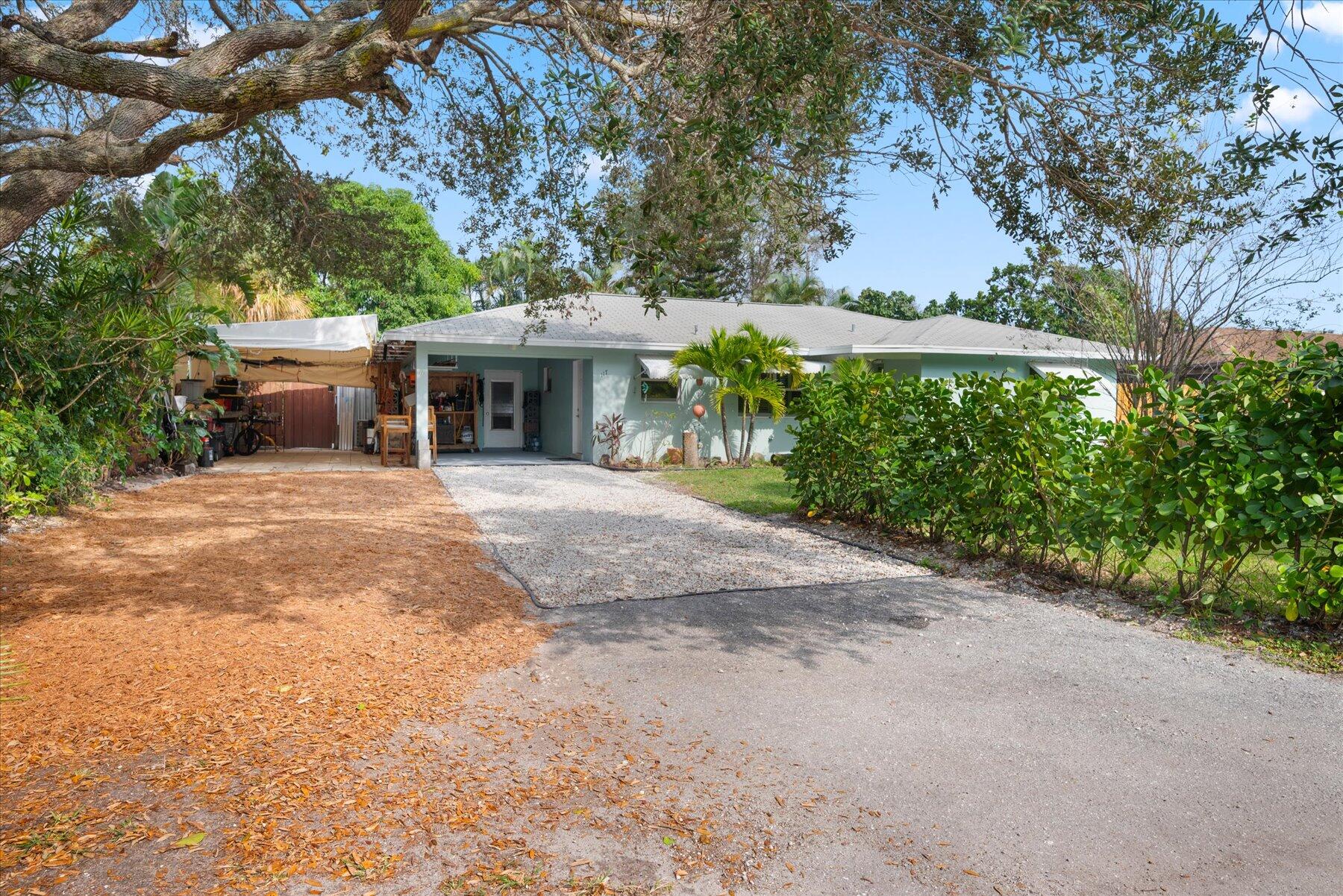 117 E Riverside Drive