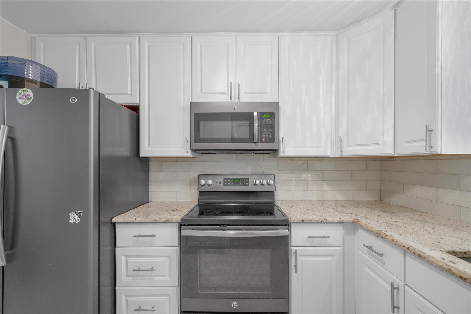 117 E Riverside Drive