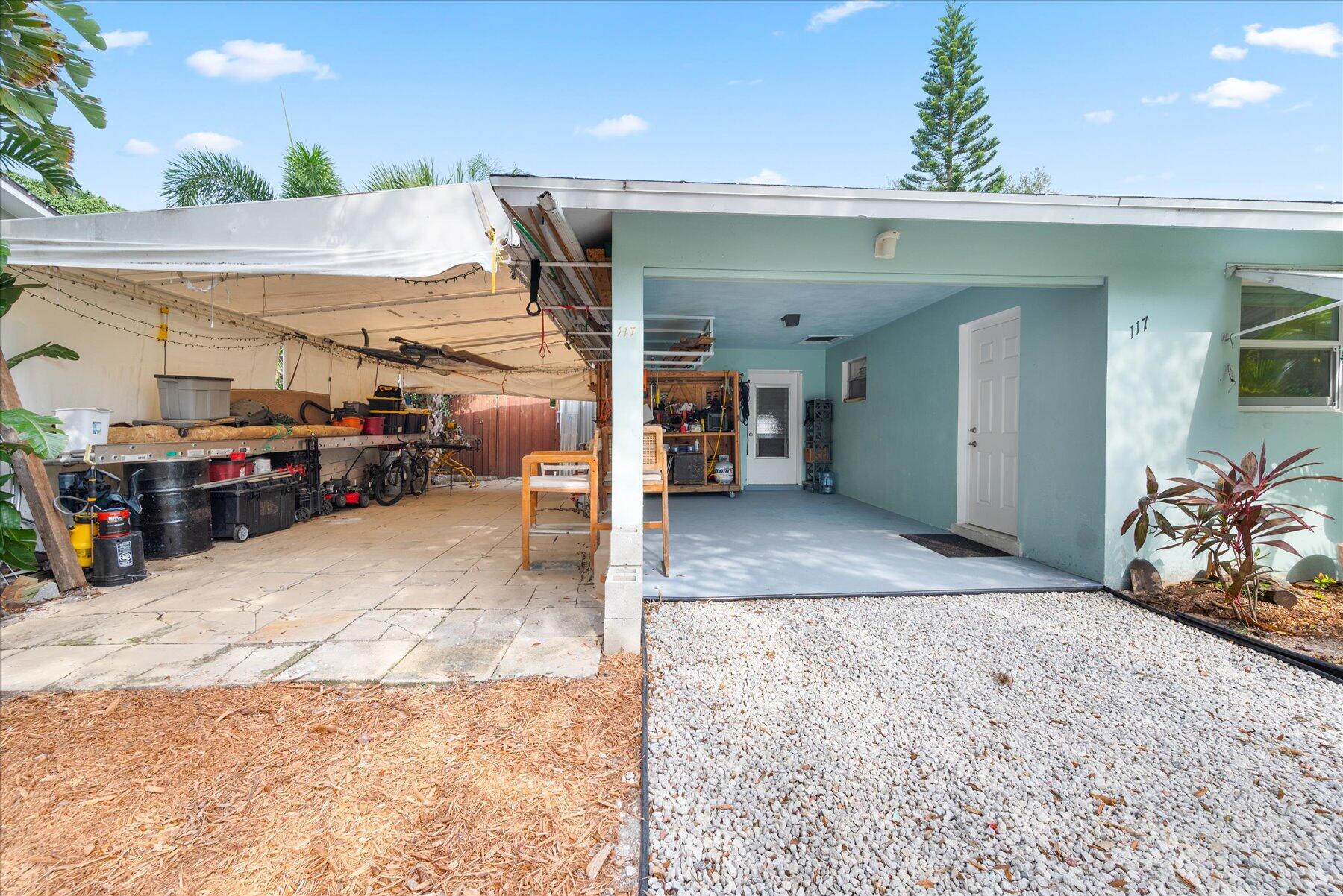 117 E Riverside Drive