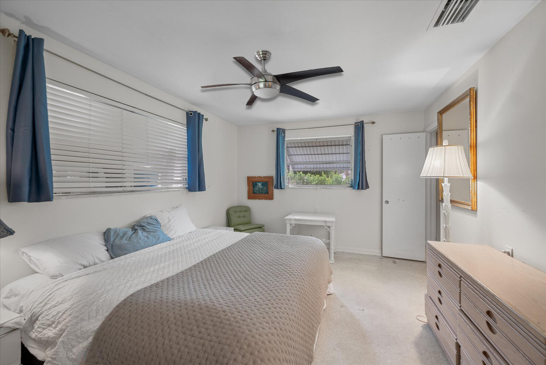 117 E Riverside Drive