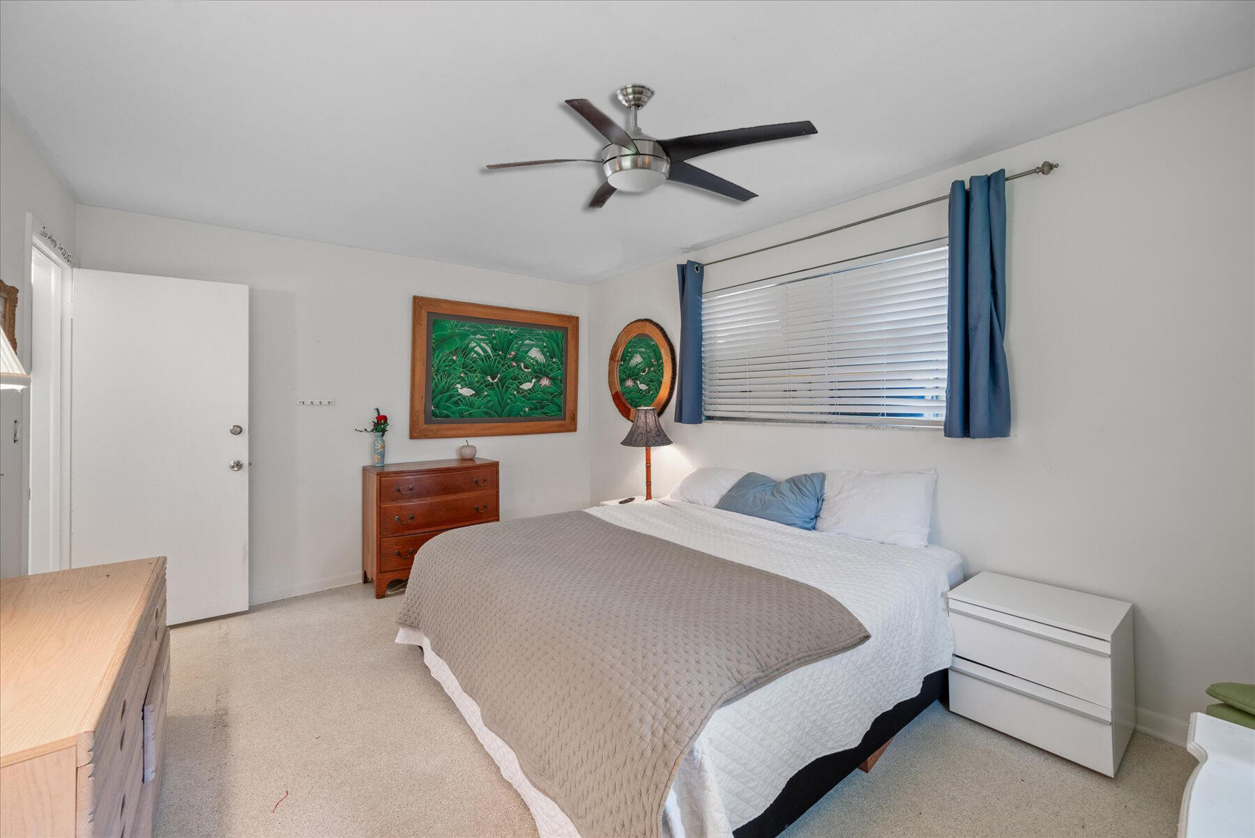 117 E Riverside Drive