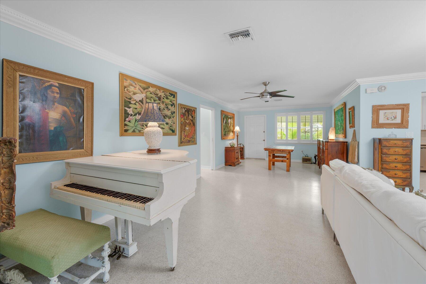 117 E Riverside Drive