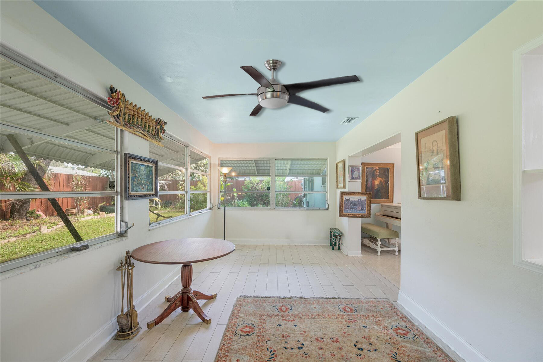 117 E Riverside Drive