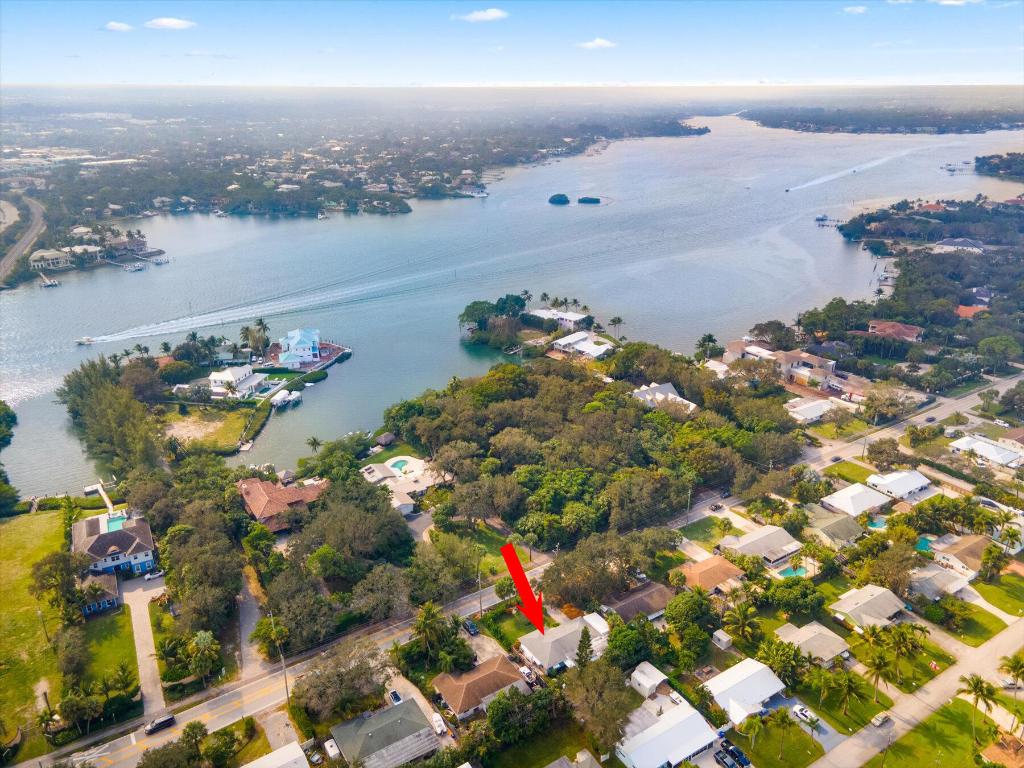 117 E Riverside Drive